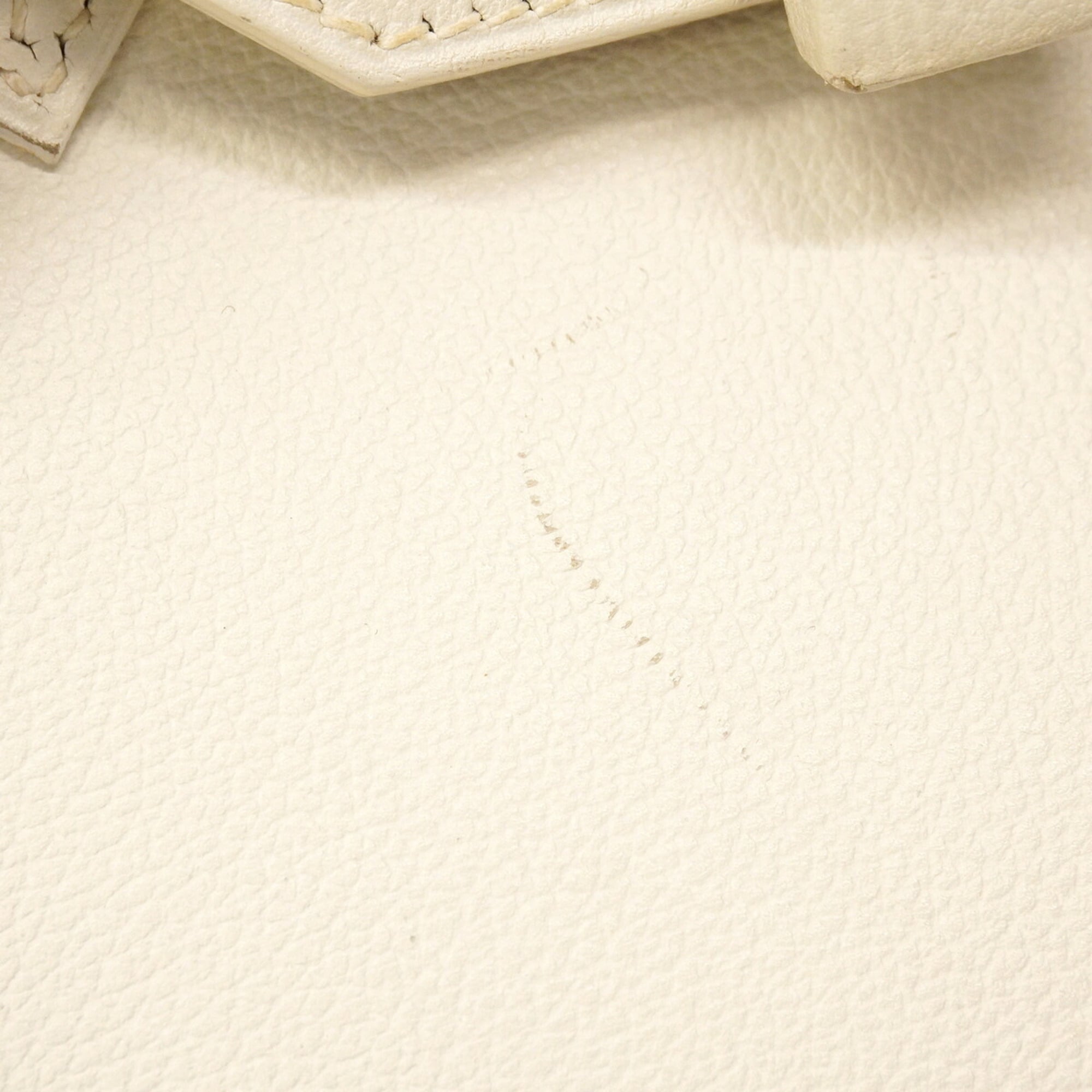 Hermes White Courchevel Leather Handbag (Pre-Owned)