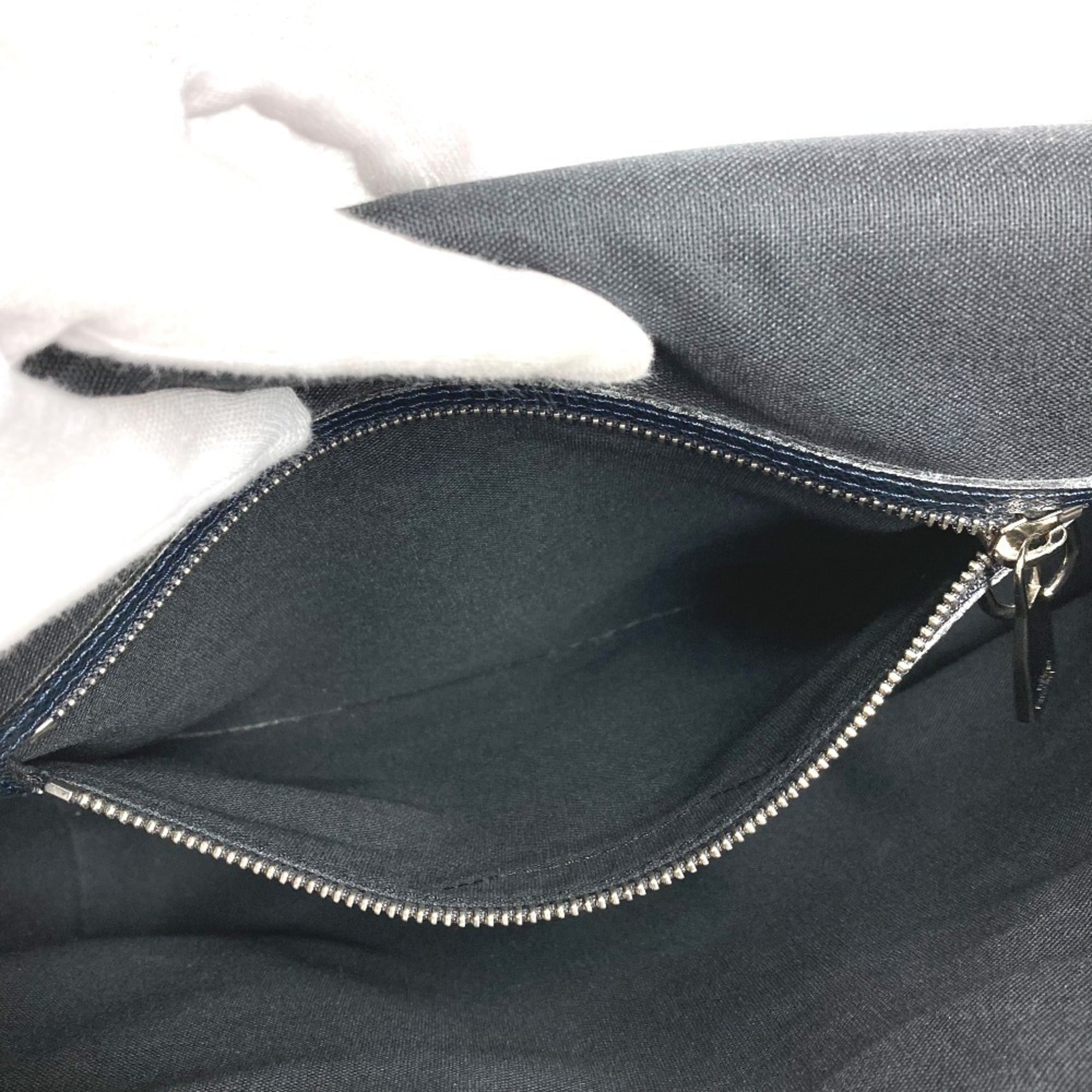 Louis Vuitton Boreal Galle Navy Taiga Leather Messenger Bag Shoulder Bag (Pre-Owned)
