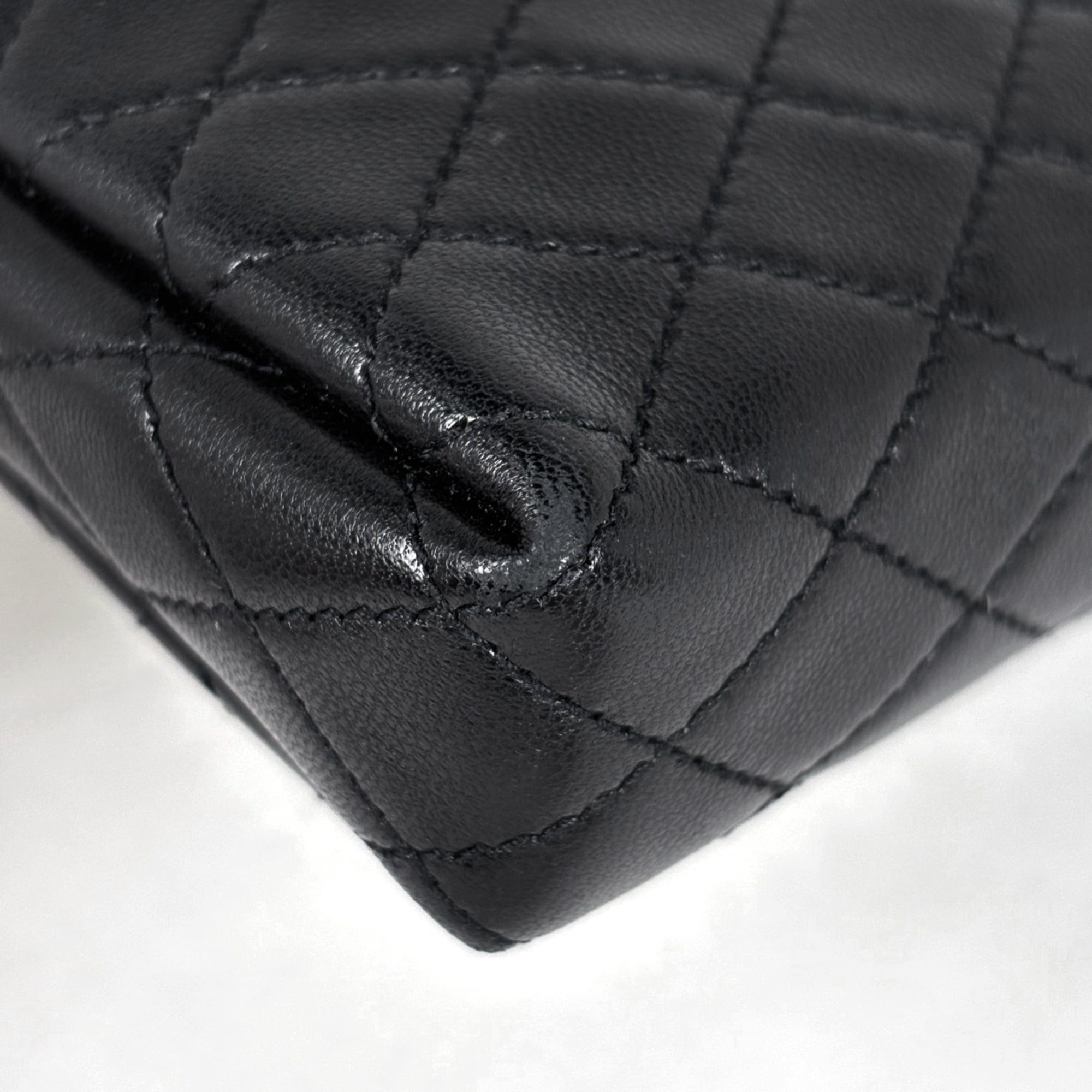 Saint Laurent Black Leather Shoulder Bag (Pre-Owned)