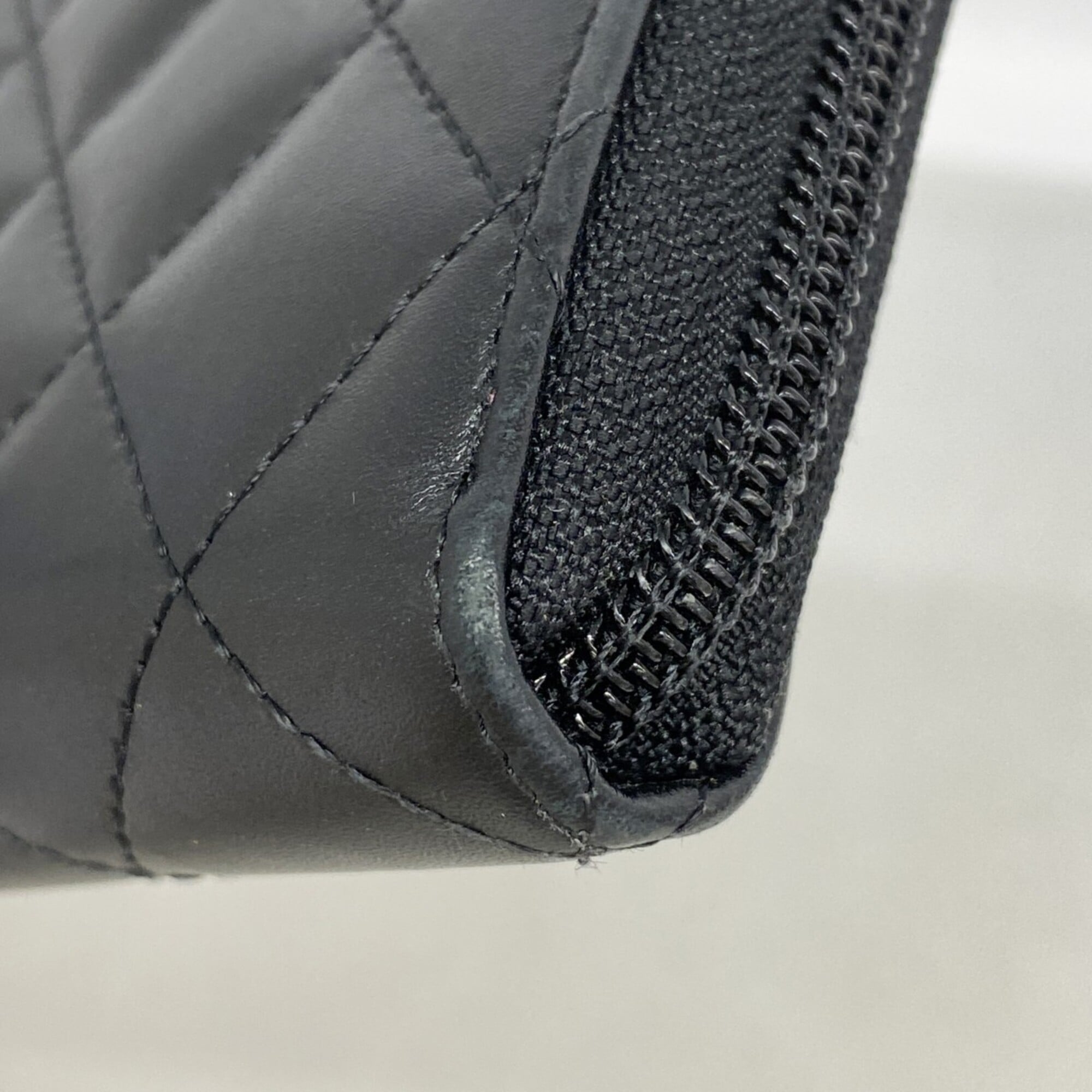 Chanel Black Leather Patent Leather Long Wallet (Bi-Fold) (Pre-Owned)