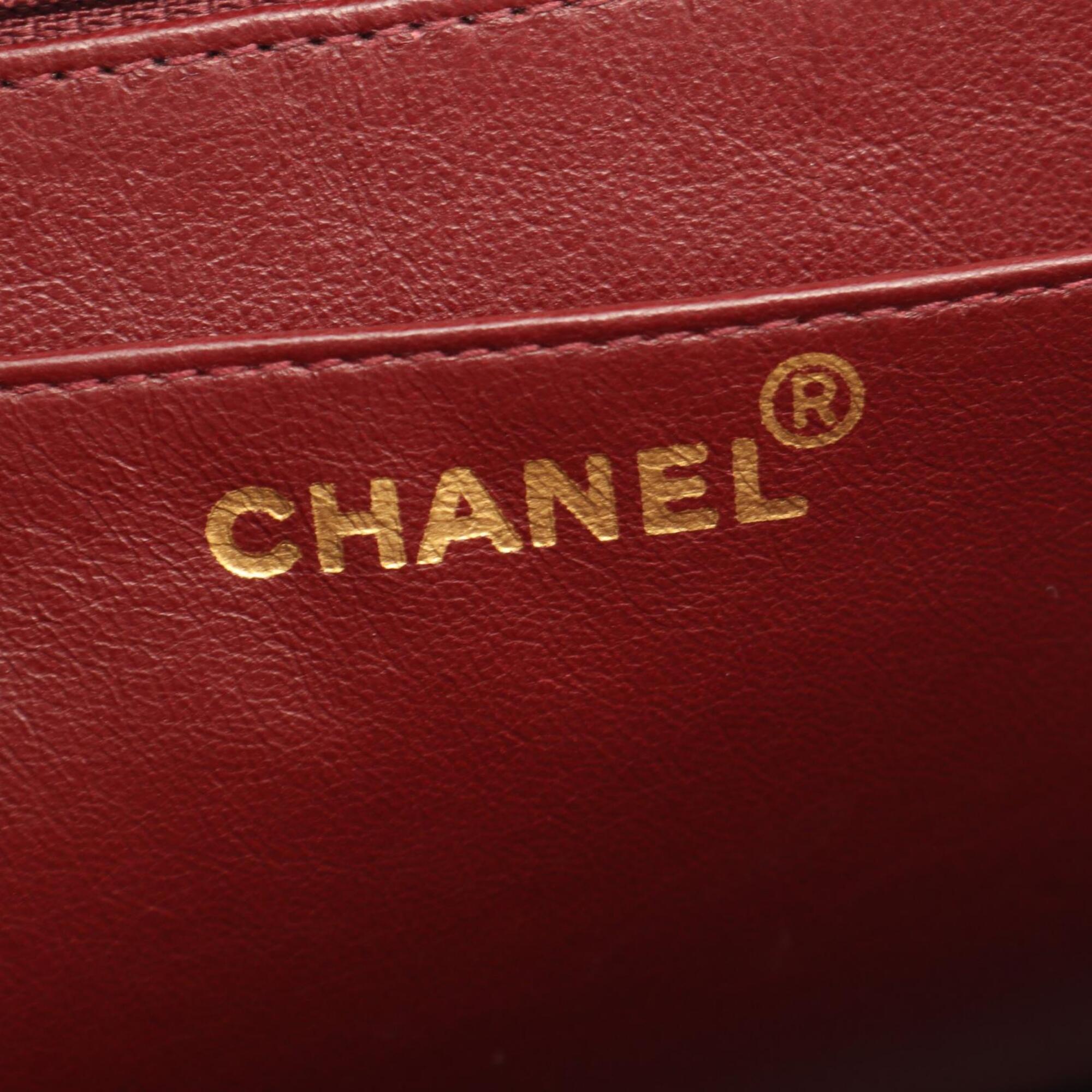 Chanel Black Leather Handbag Shoulder Bag (Pre-Owned)