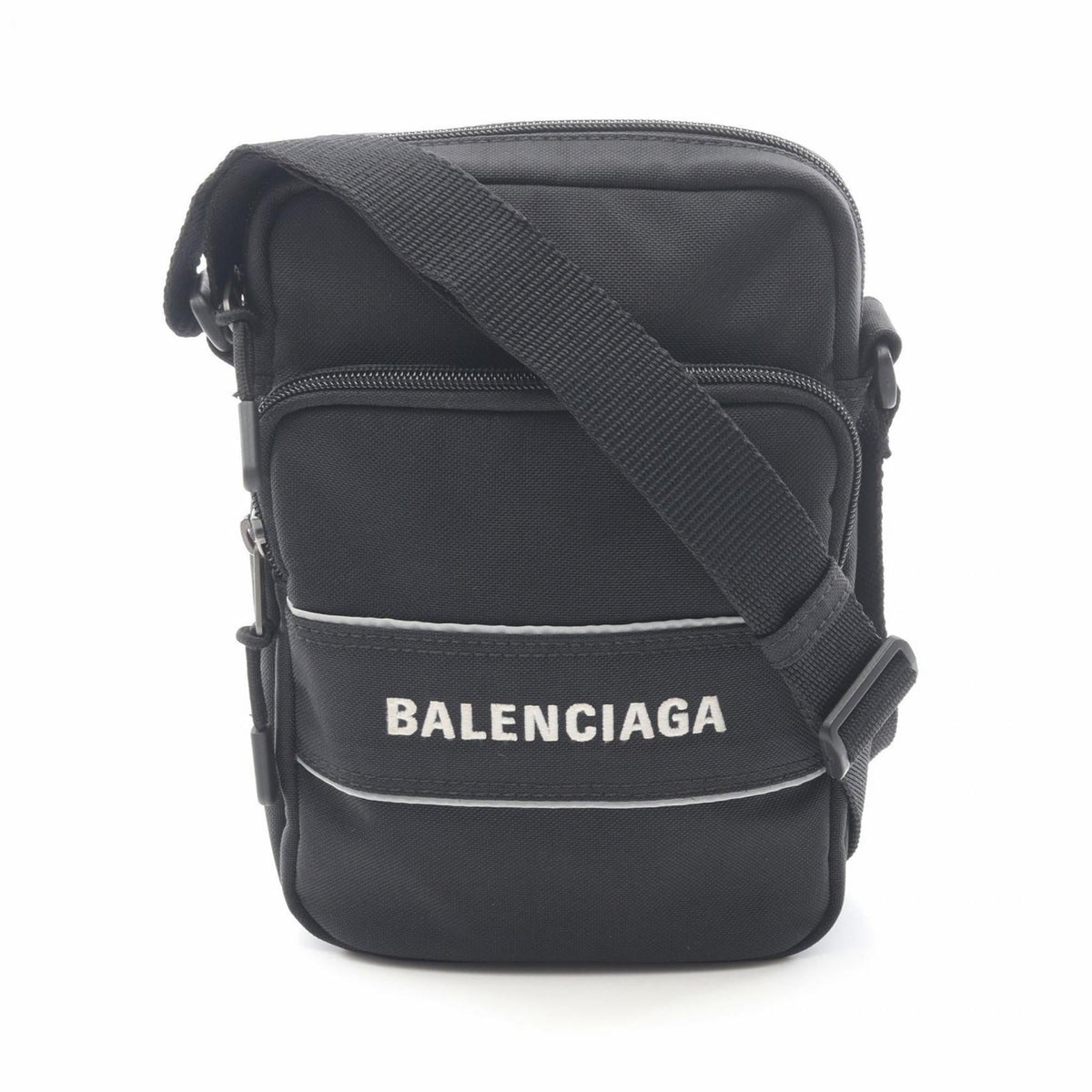 Balenciaga Black Nylon Handbag Shoulder Bag (Pre-Owned)