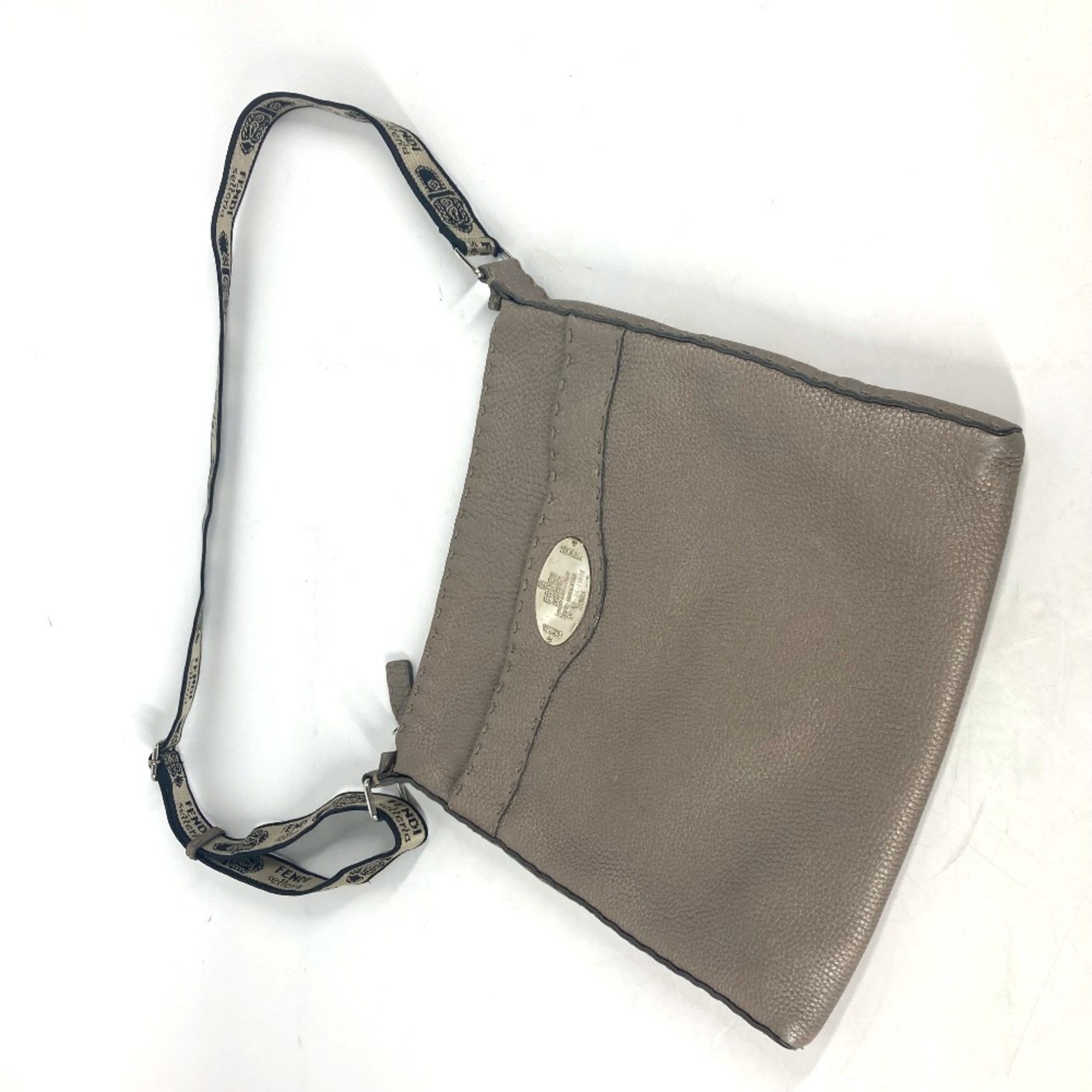 Fendi Selleria Beige Leather Shoulder Bag (Pre-Owned)