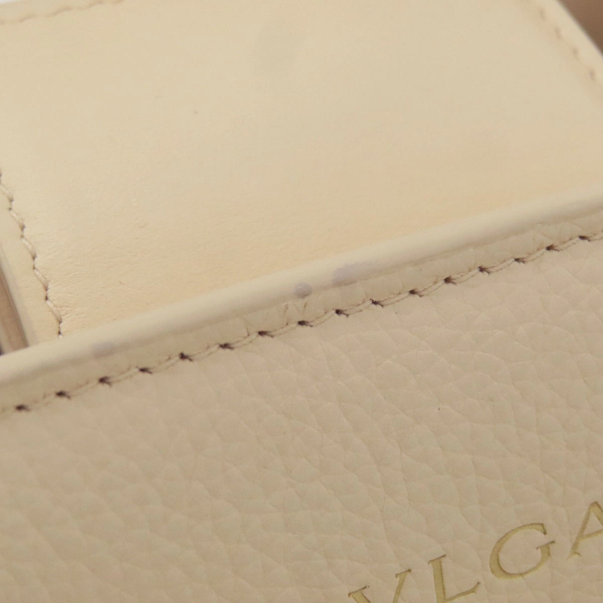 Bvlgari Bvlgari Bvlgari White Leather Handbag (Pre-Owned)