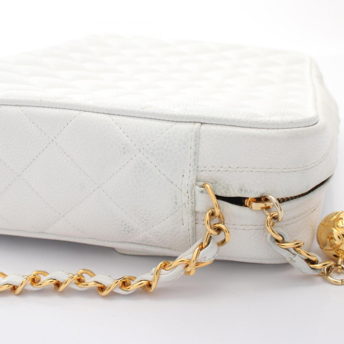 Chanel White Grained Calfskin Handbag Shoulder Bag (Pre-Owned)