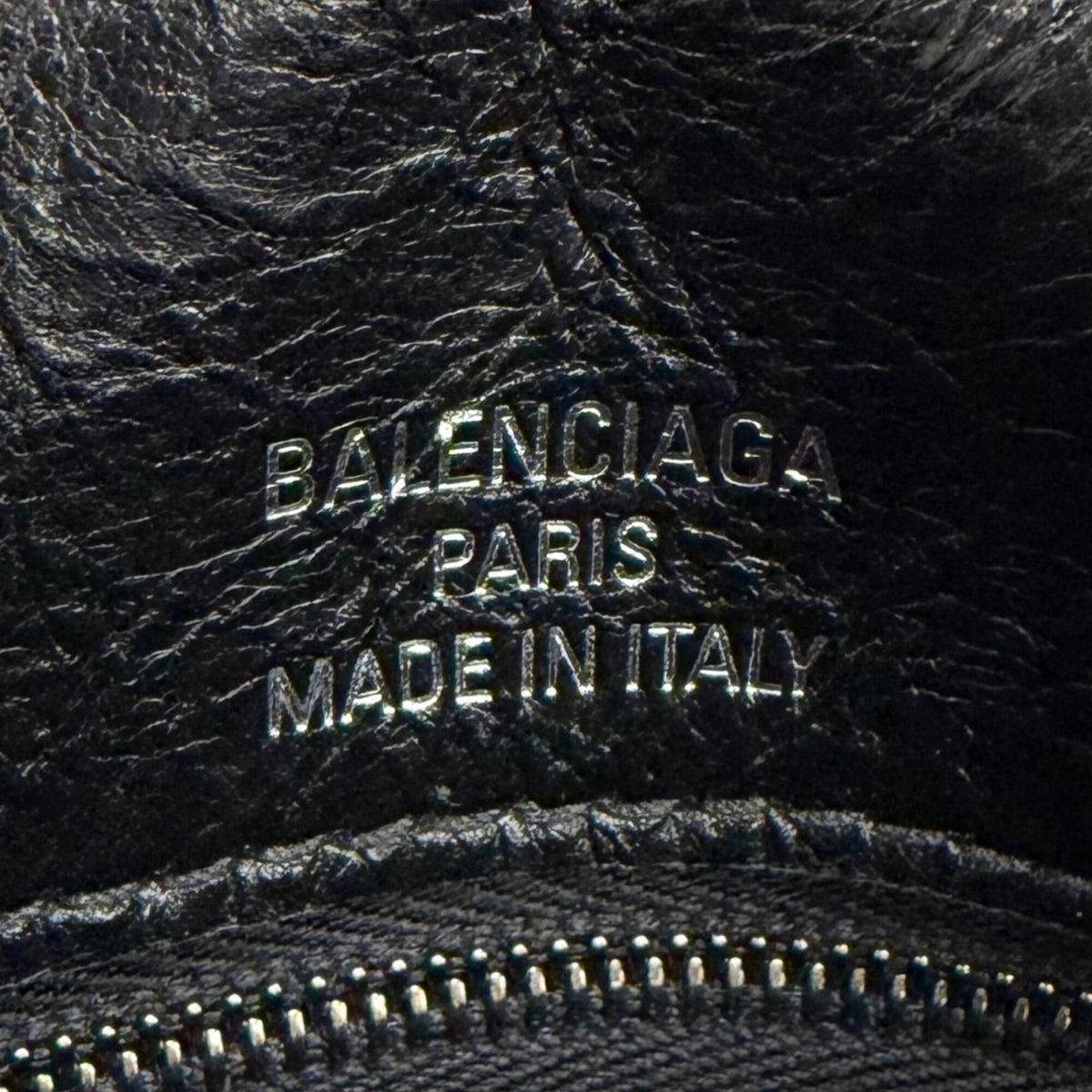 Balenciaga Black Leather Shoulder Bag (Pre-Owned)