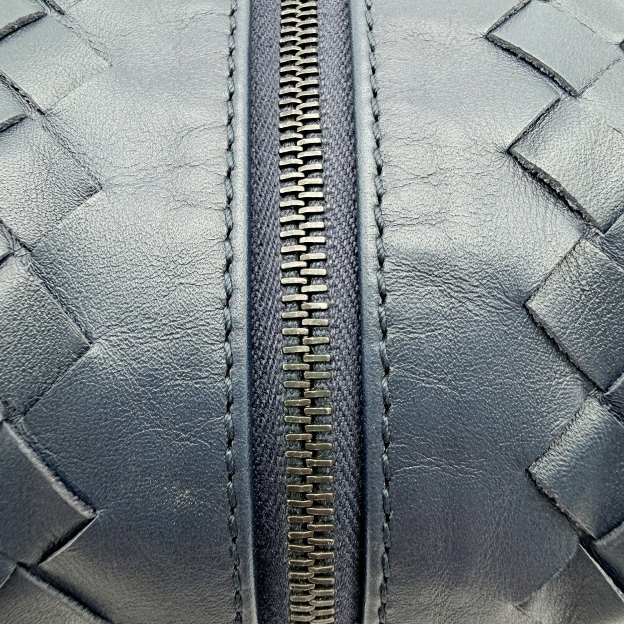 Bottega Veneta Intrecciato Navy Leather Pouch (Pre-Owned)