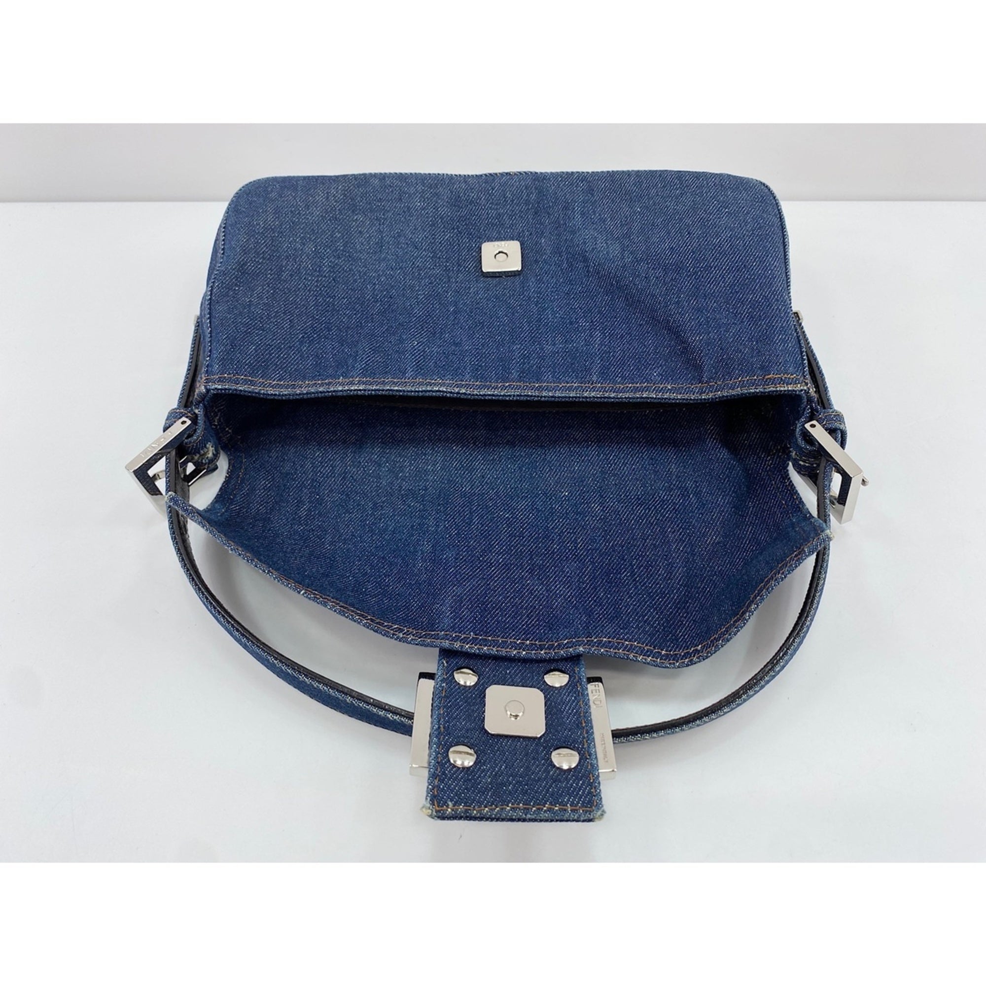 Fendi Navy Shoulder Bag (Pre-Owned)