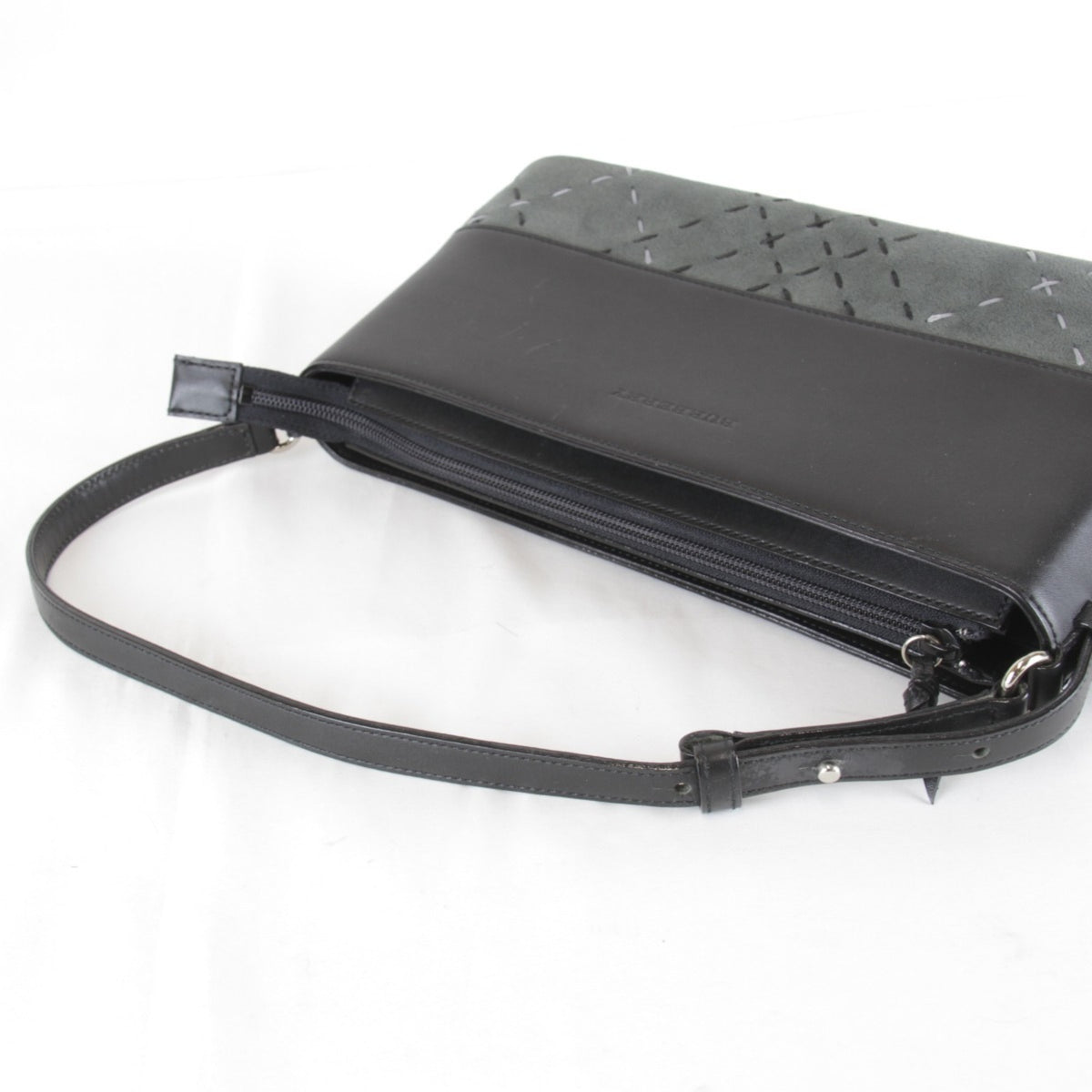 Burberry Black Gray Leather Suede Shoulder Bag (Pre-Owned)