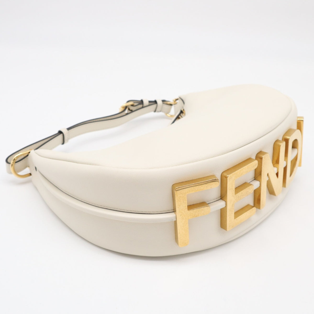 Fendi White Leather Handbag (Pre-Owned)