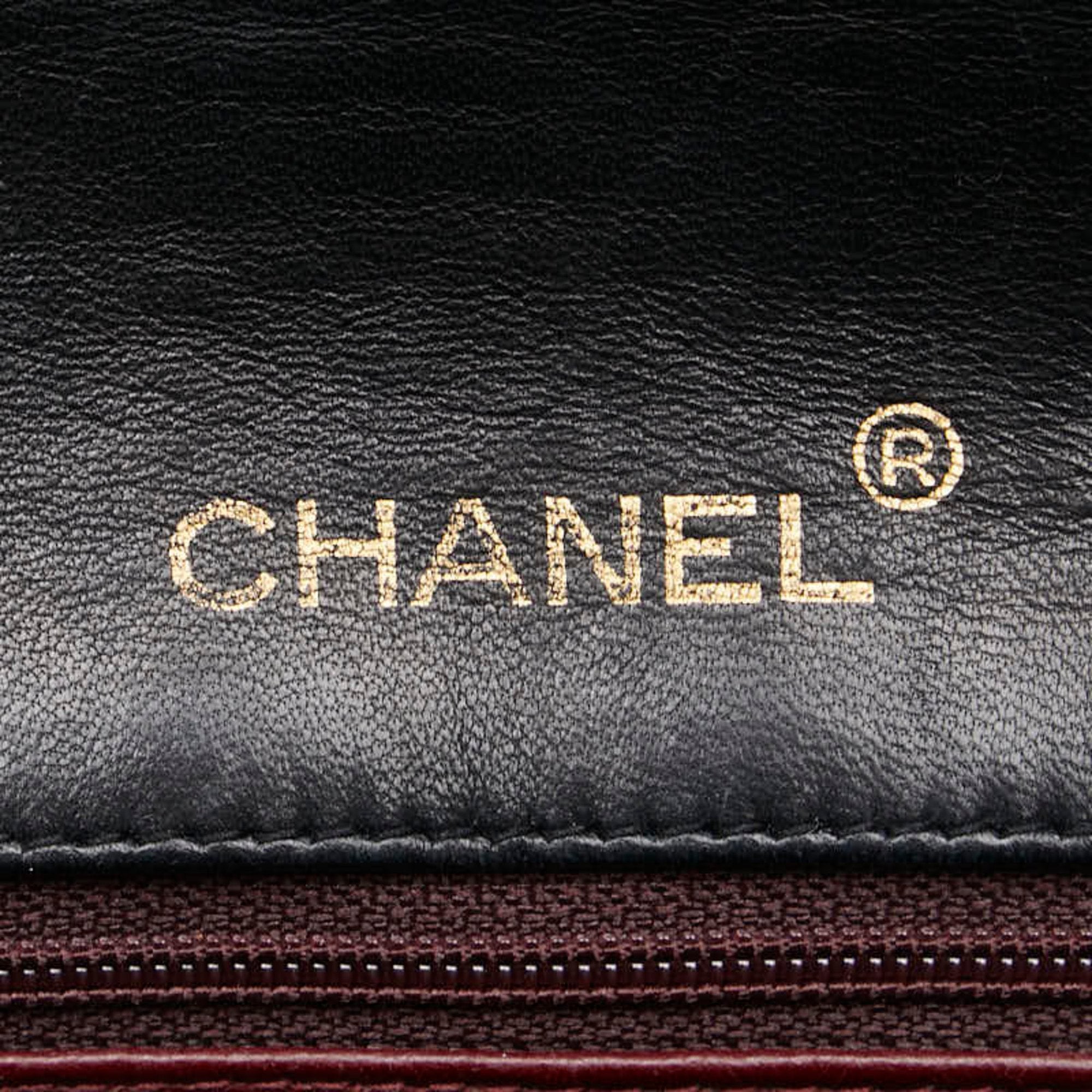 Chanel Black Leather Shoulder Bag (Pre-Owned)