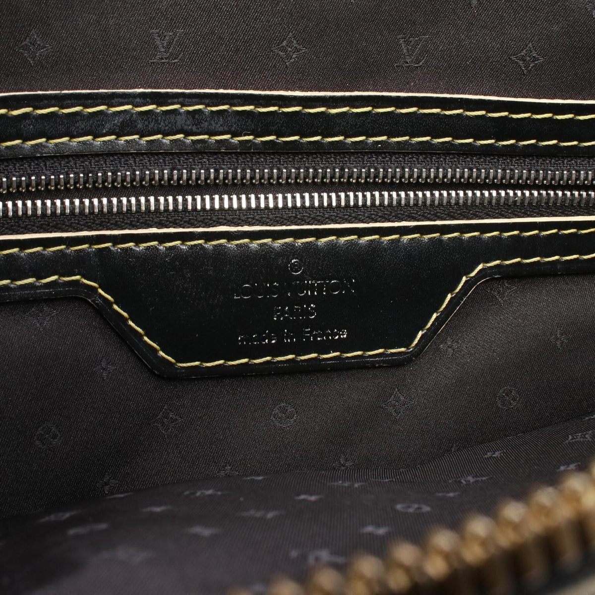 Louis Vuitton Black Leather Handbag (Pre-Owned)