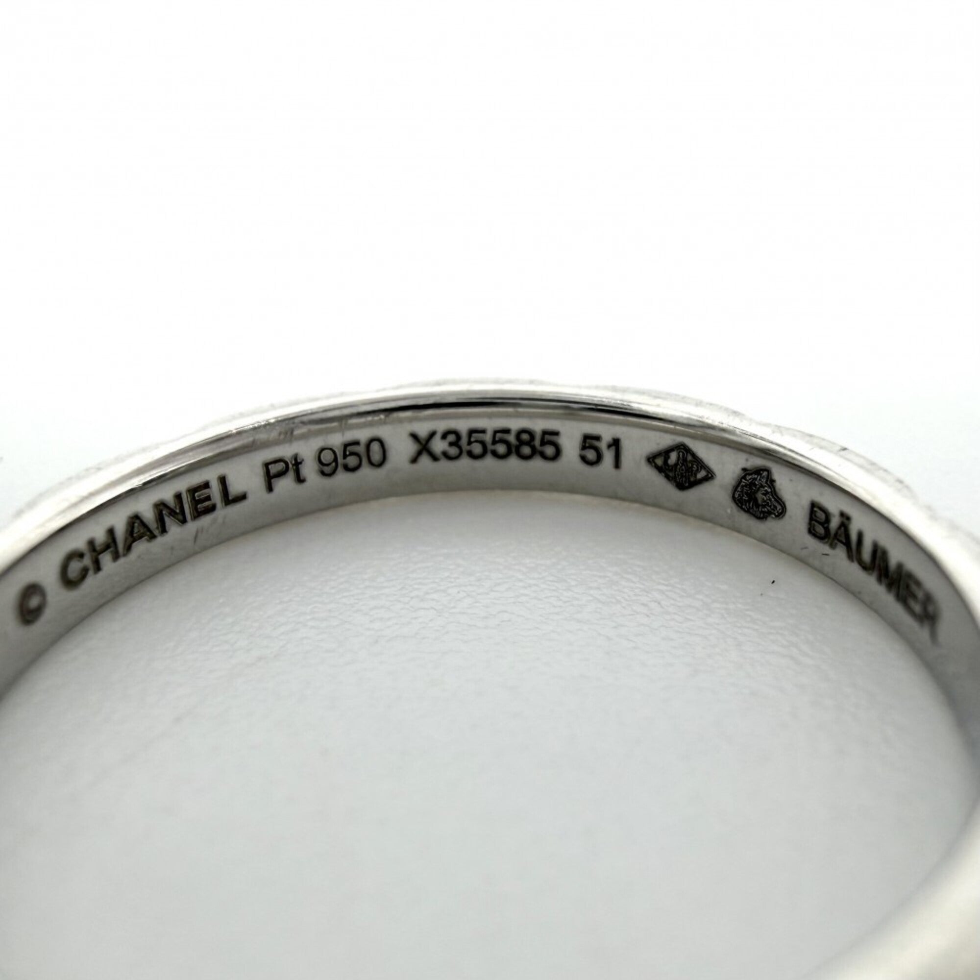 Chanel Platinum 950 Band Ring (Pre-Owned)