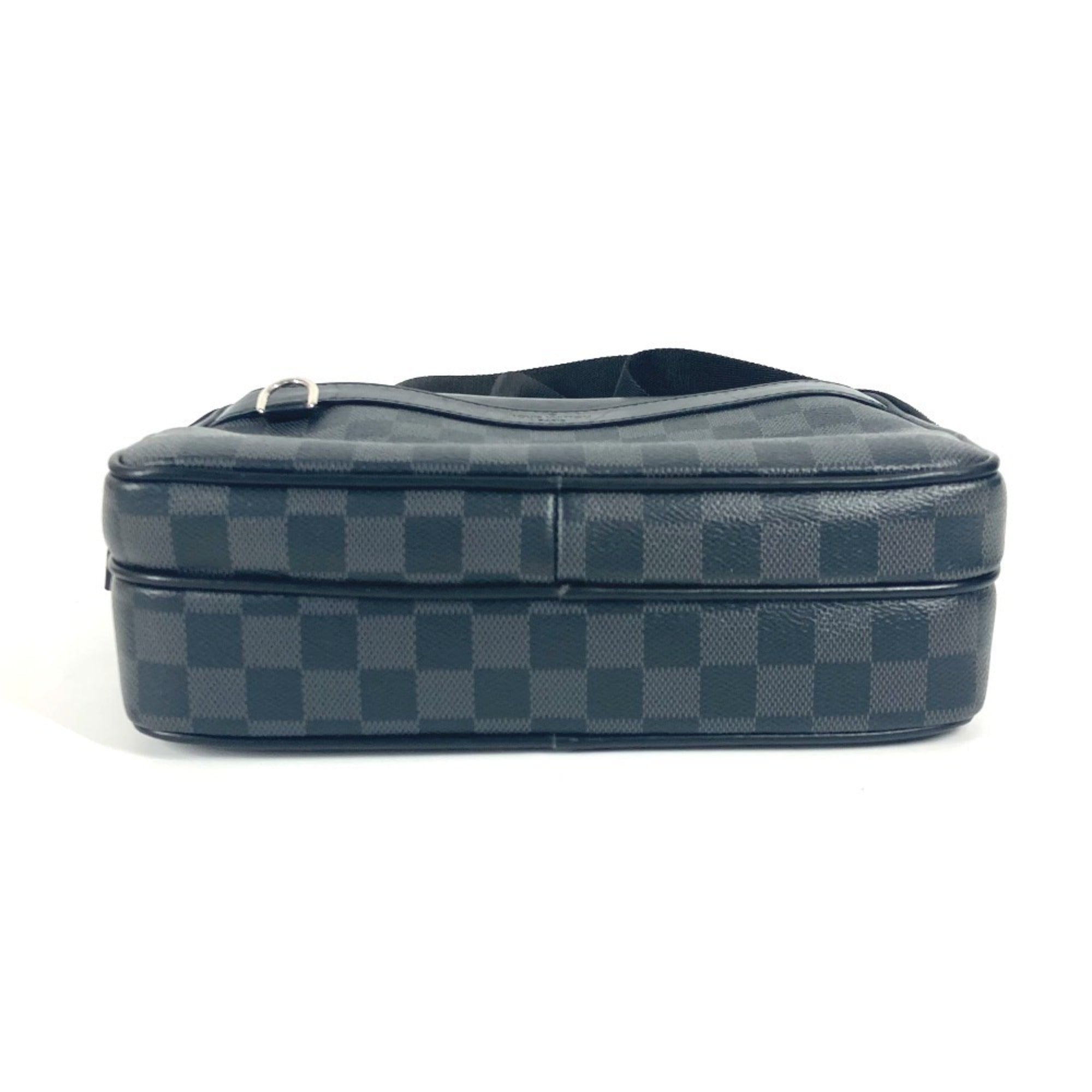 Louis Vuitton Damier Graphite Black Damier Graphite Shoulder Bag (Pre-Owned)