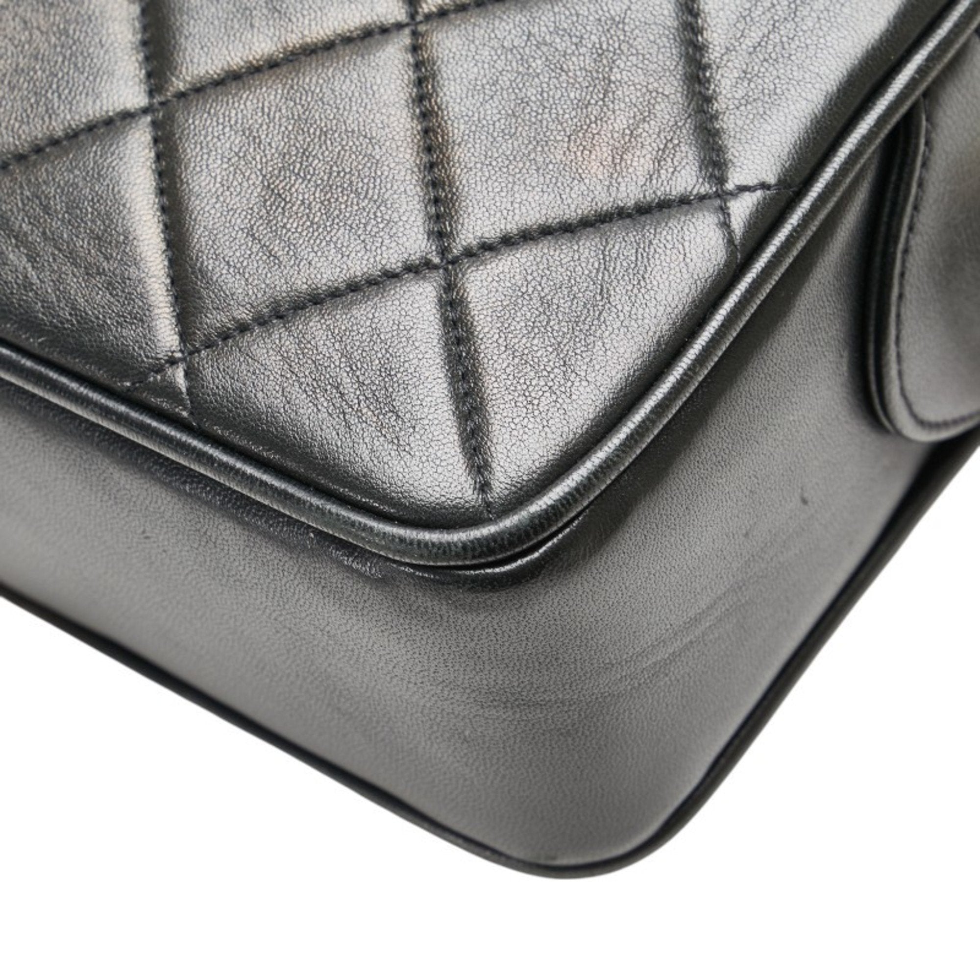 Chanel Black Leather Shoulder Bag (Pre-Owned)