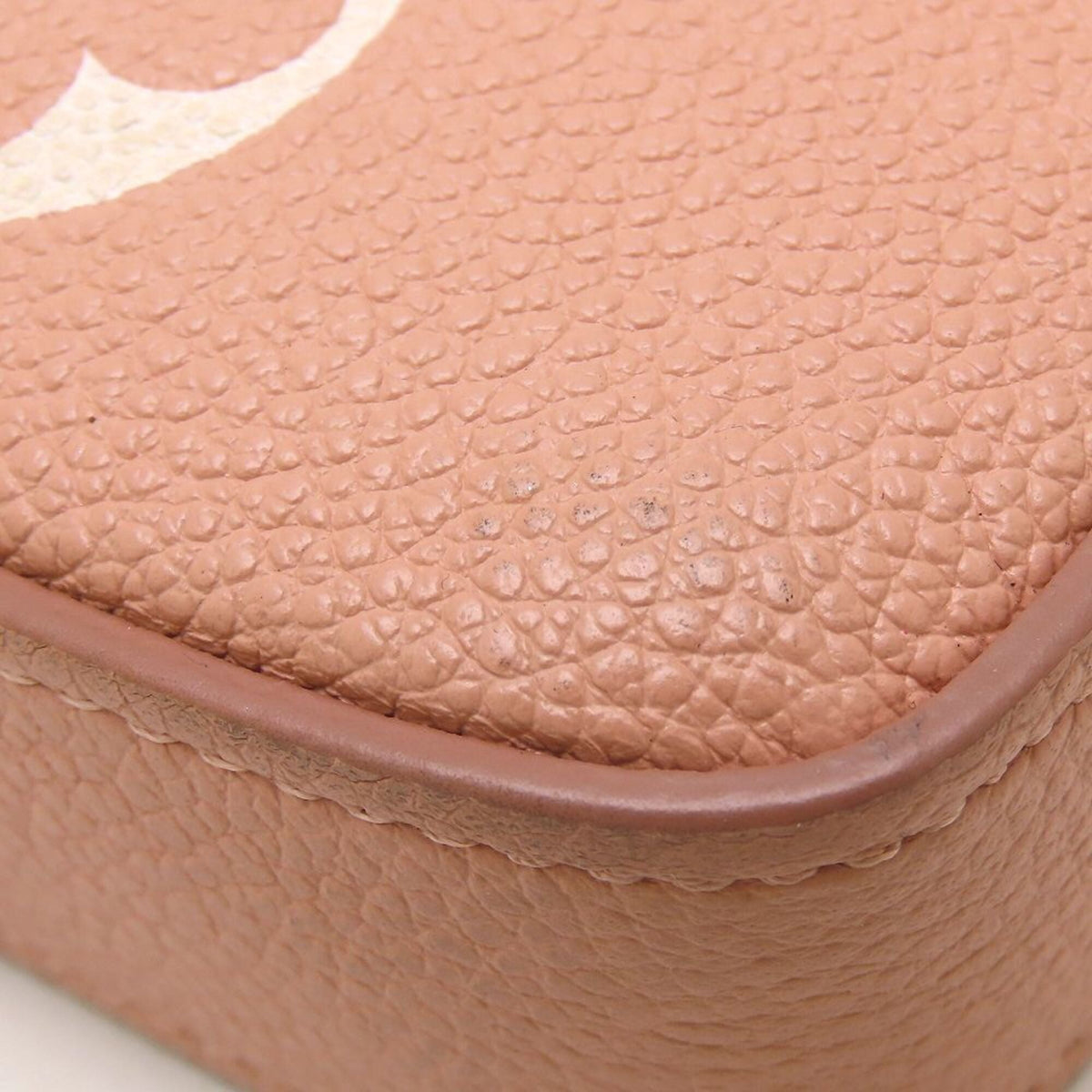 Louis Vuitton Leather Pochette Shoulder Bag (Pre-Owned)