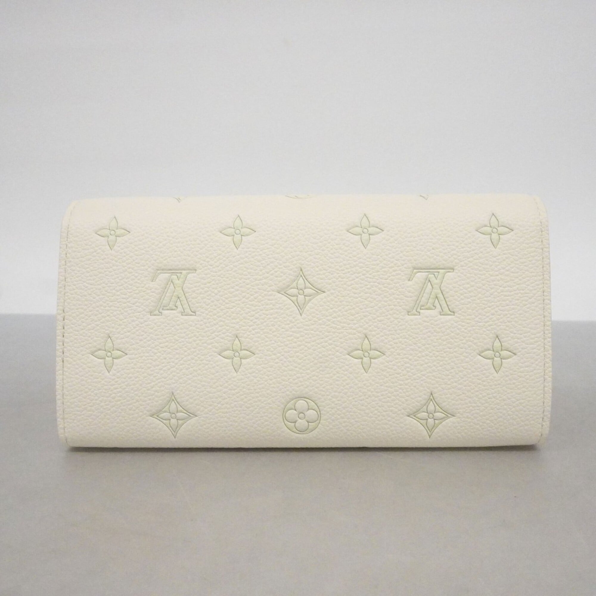 Louis Vuitton Green Long Wallet (Bi-Fold) (Pre-Owned)