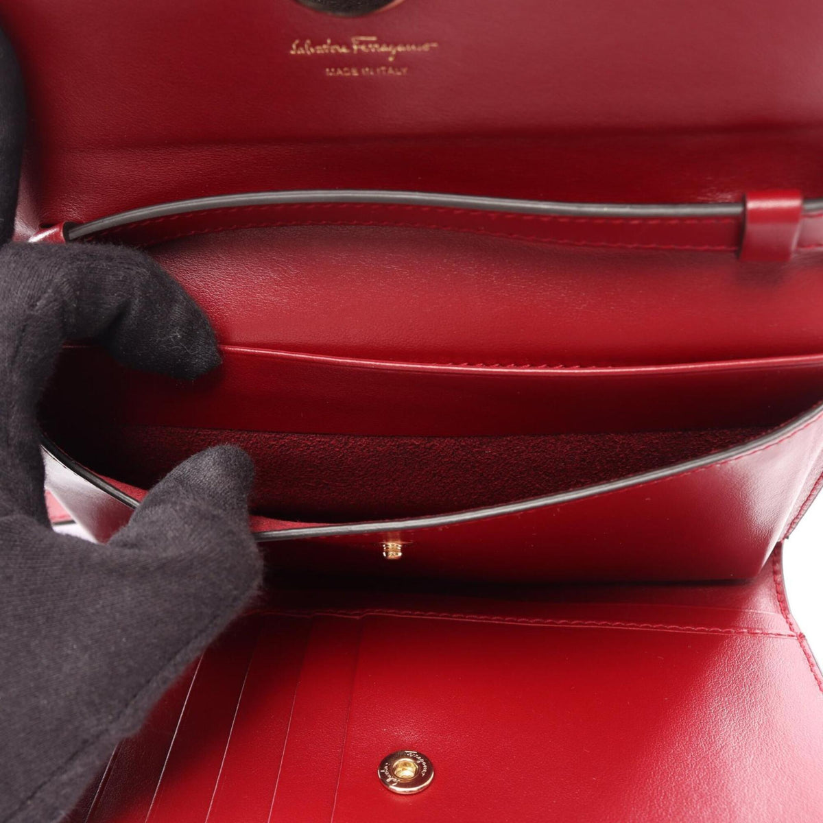 Salvatore Ferragamo Red Color Leather Shoulder Bag (Pre-Owned)