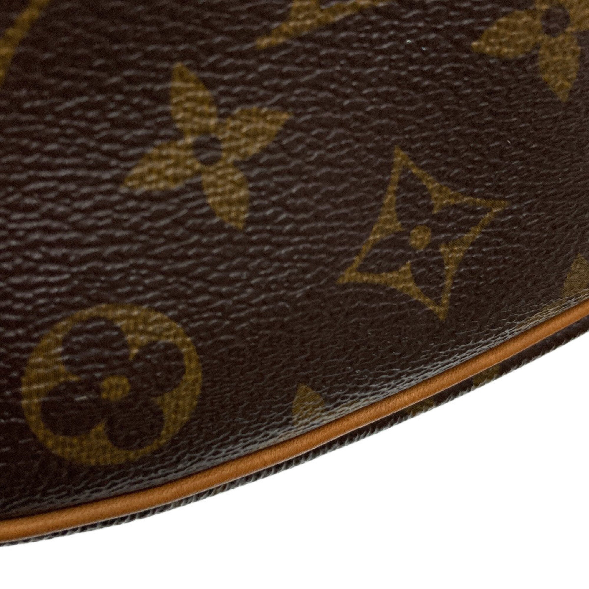Louis Vuitton Monogram Monogram Canvas Shoulder Bag (Pre-Owned)