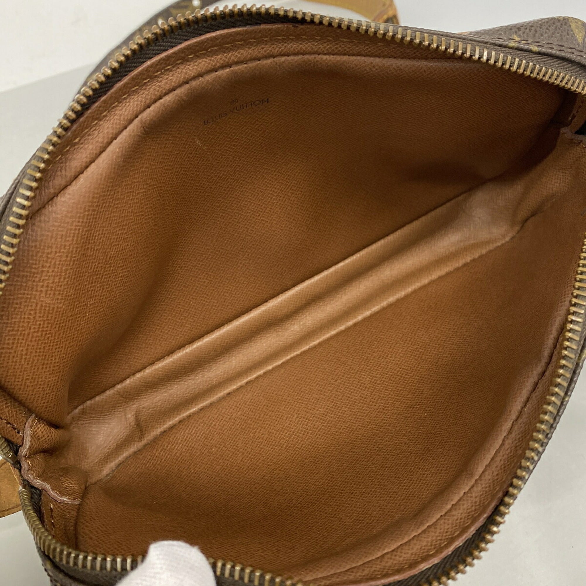 Louis Vuitton Brown Shoulder Bag (Pre-Owned)