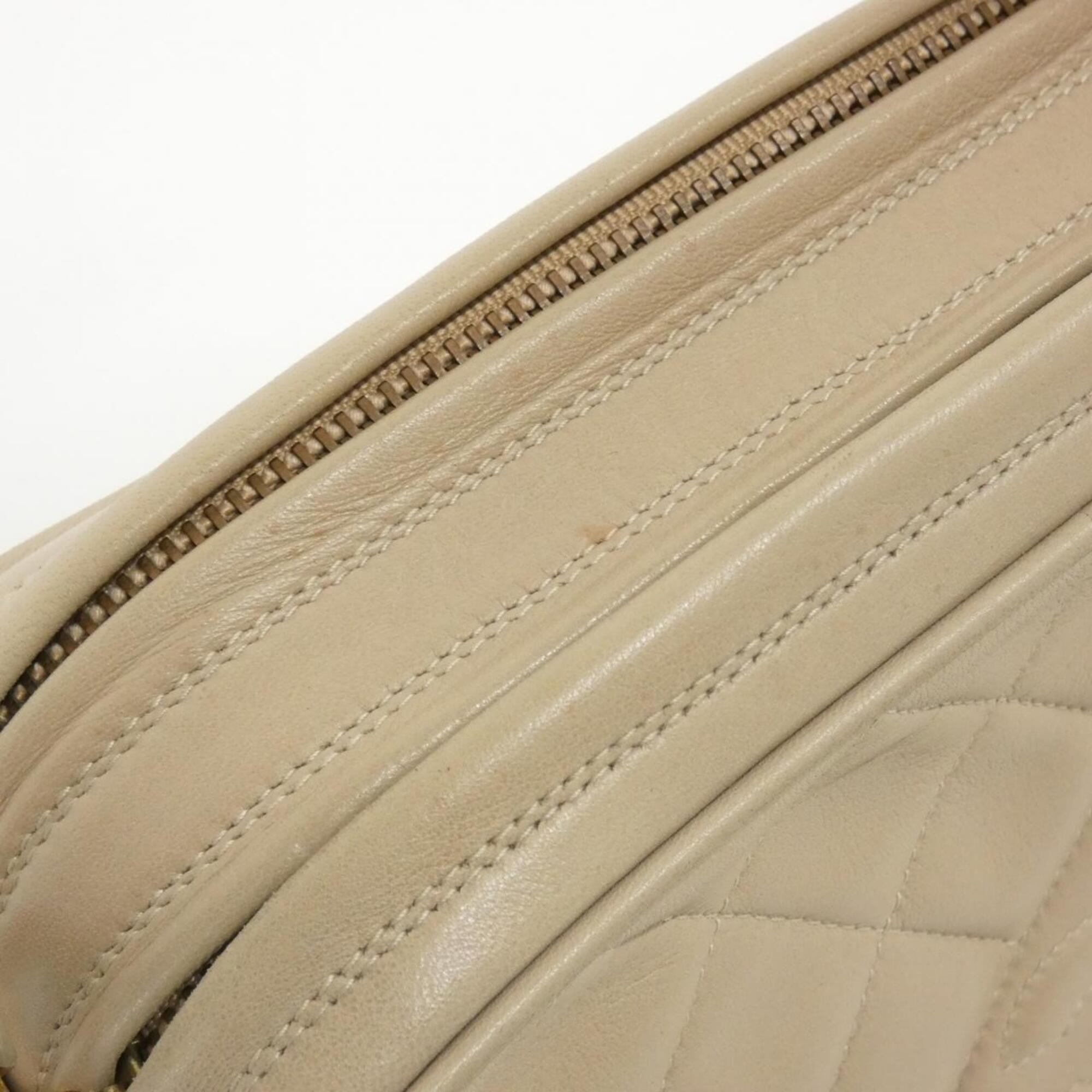 Chanel Beige Leather Handbag (Pre-Owned)