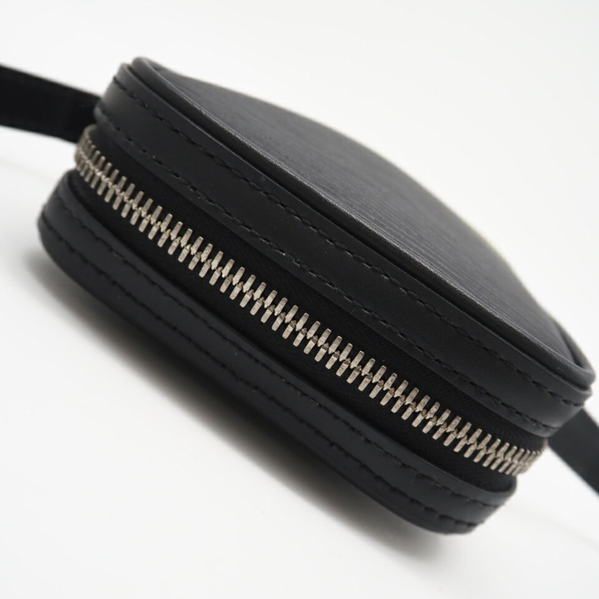 Louis Vuitton Black Yellow Leather Shoulder Bag (Pre-Owned)