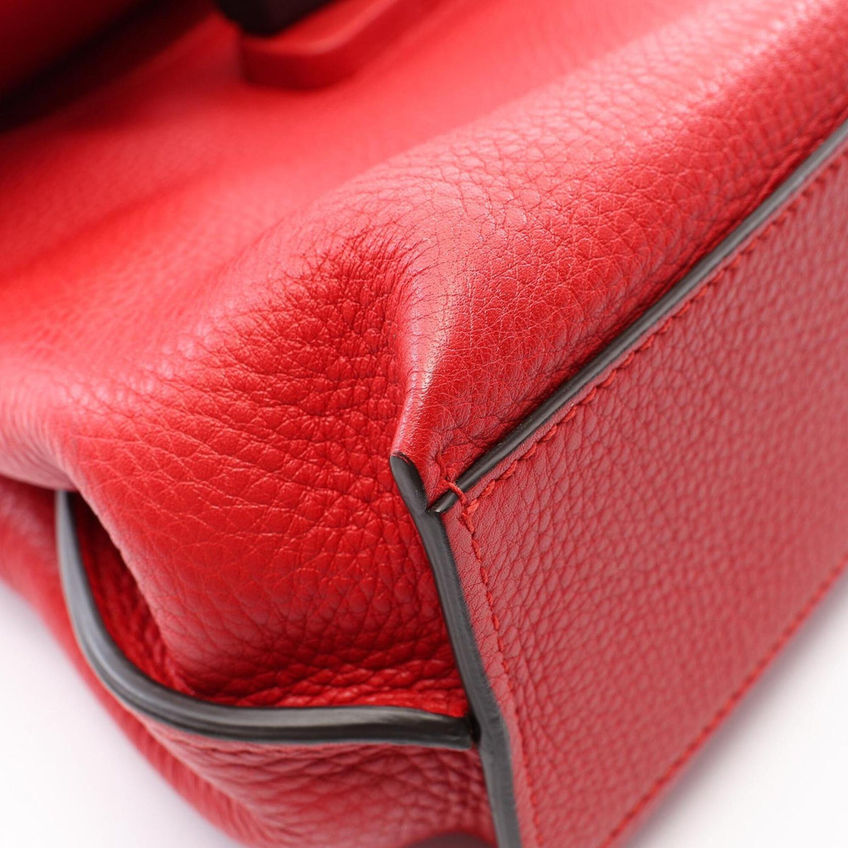 Gucci Red Color Leather Handbag (Pre-Owned)