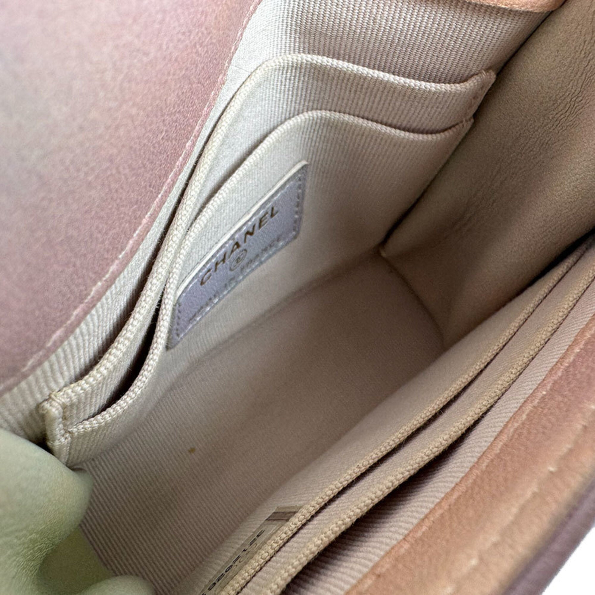Chanel Pink Leather Shoulder Bag (Pre-Owned)