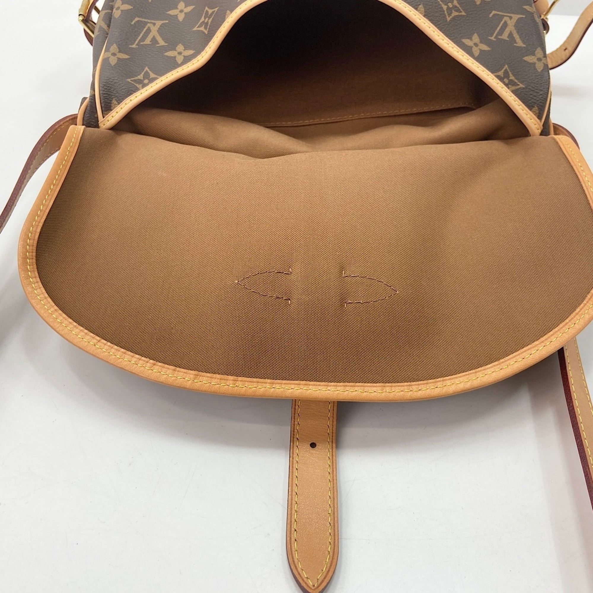 Louis Vuitton Brown Monogram Monogram Shoulder Bag (Pre-Owned)