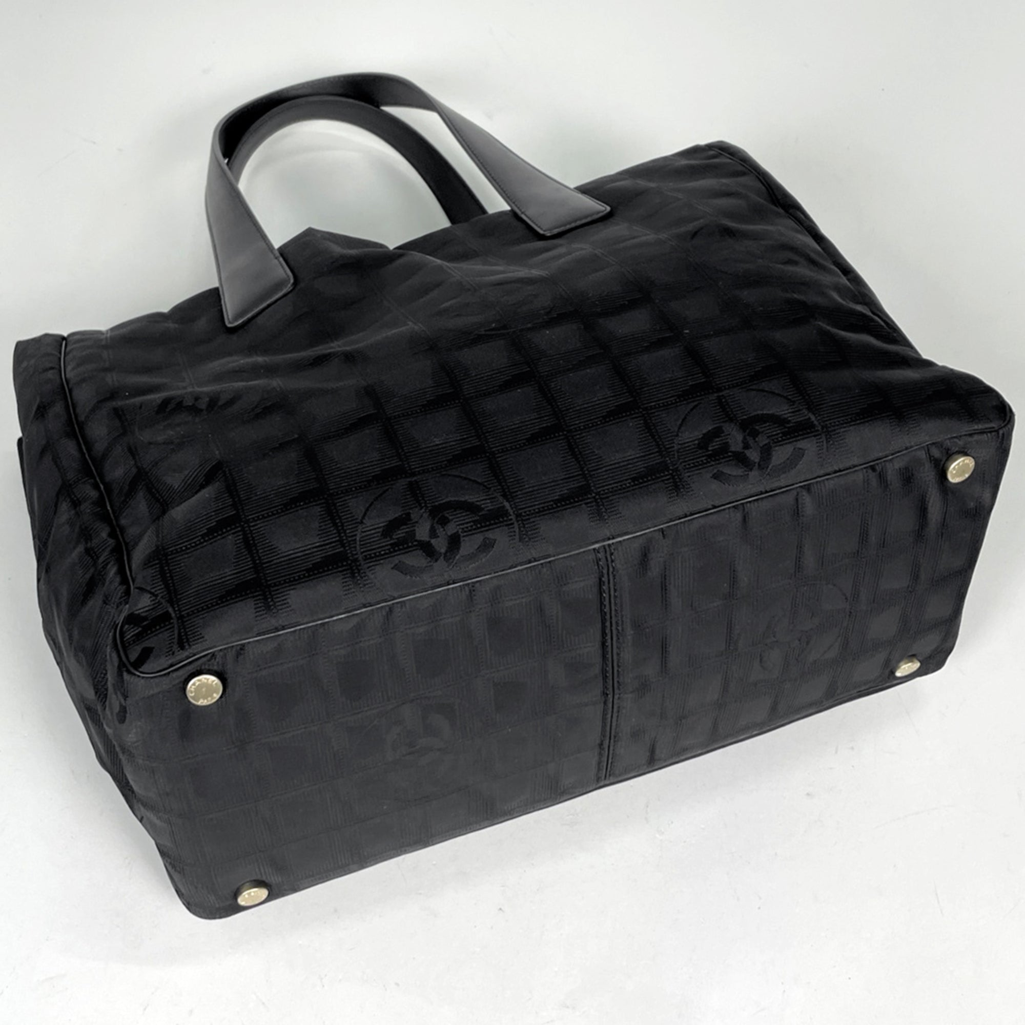 Chanel Black Nylon Leather Tote Bag (Pre-Owned)