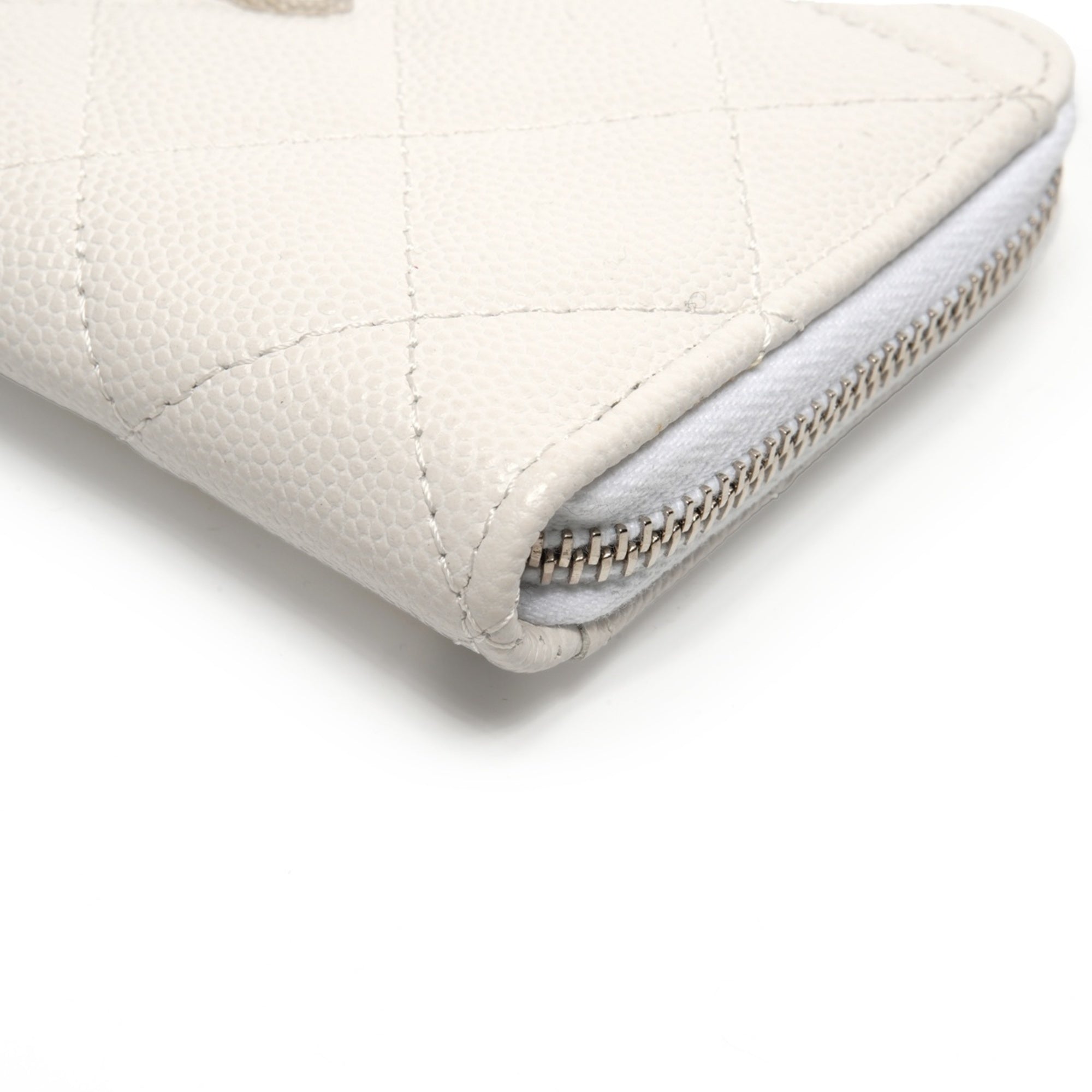 Chanel Matelasse White Grained Calfskin Coin Purse/Coin Case (Pre-Owned)
