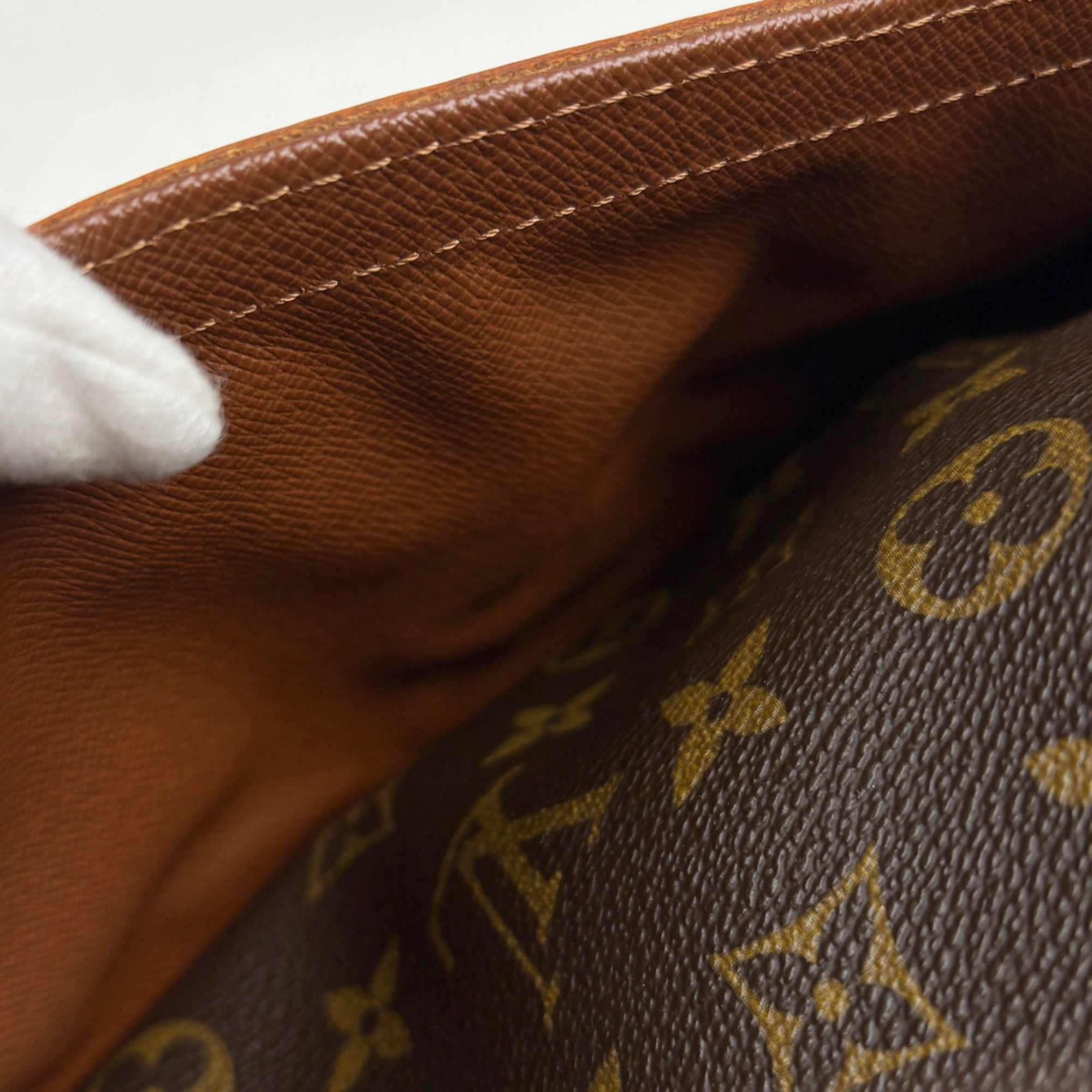 Louis Vuitton Brown Monogram Monogram Shoulder Bag (Pre-Owned)