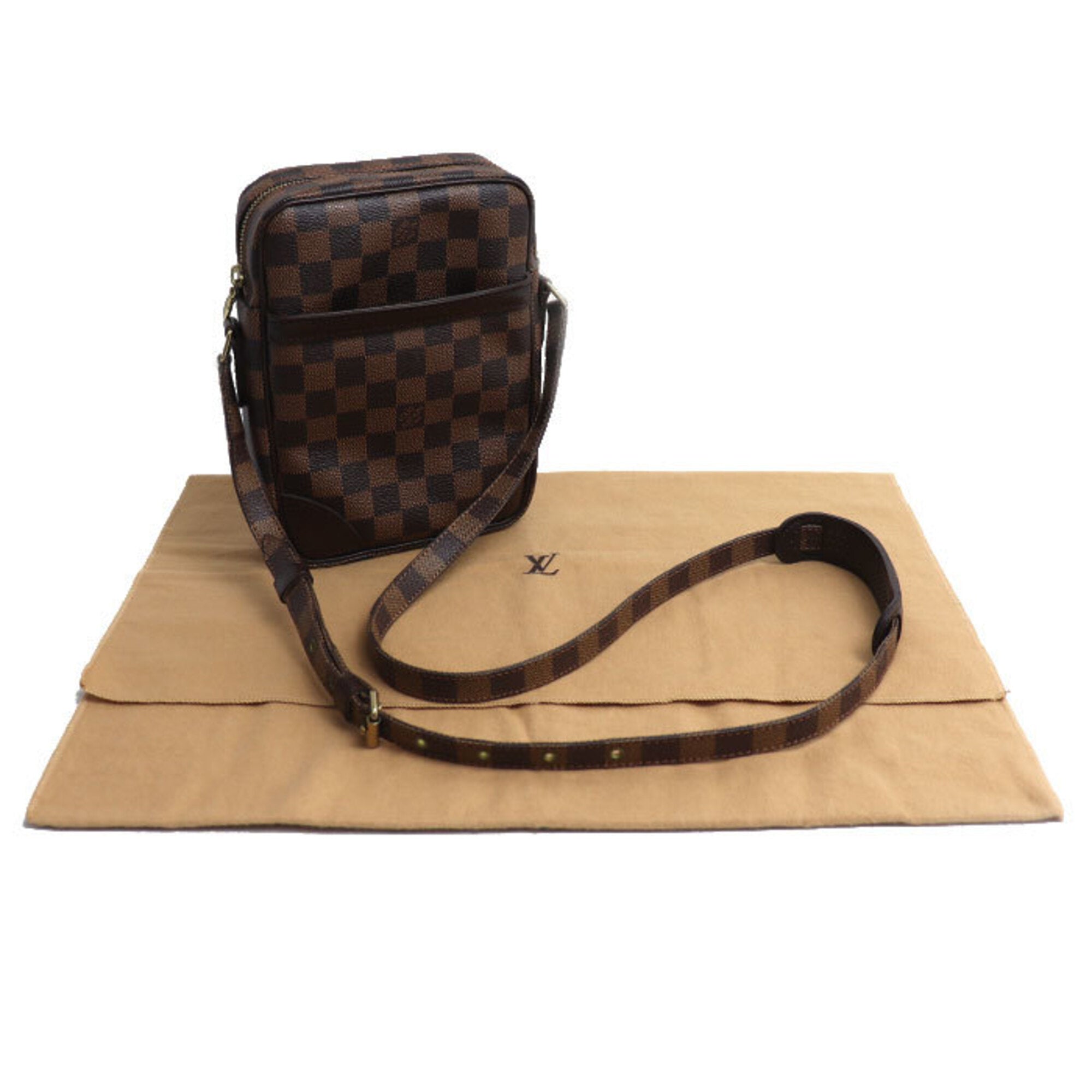 Louis Vuitton Gold Damier Canvas Shoulder Bag (Pre-Owned)