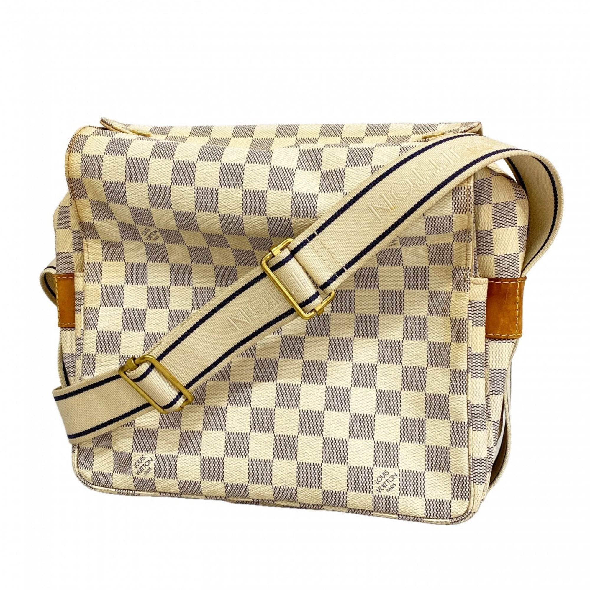 Louis Vuitton White Shoulder Bag (Pre-Owned)