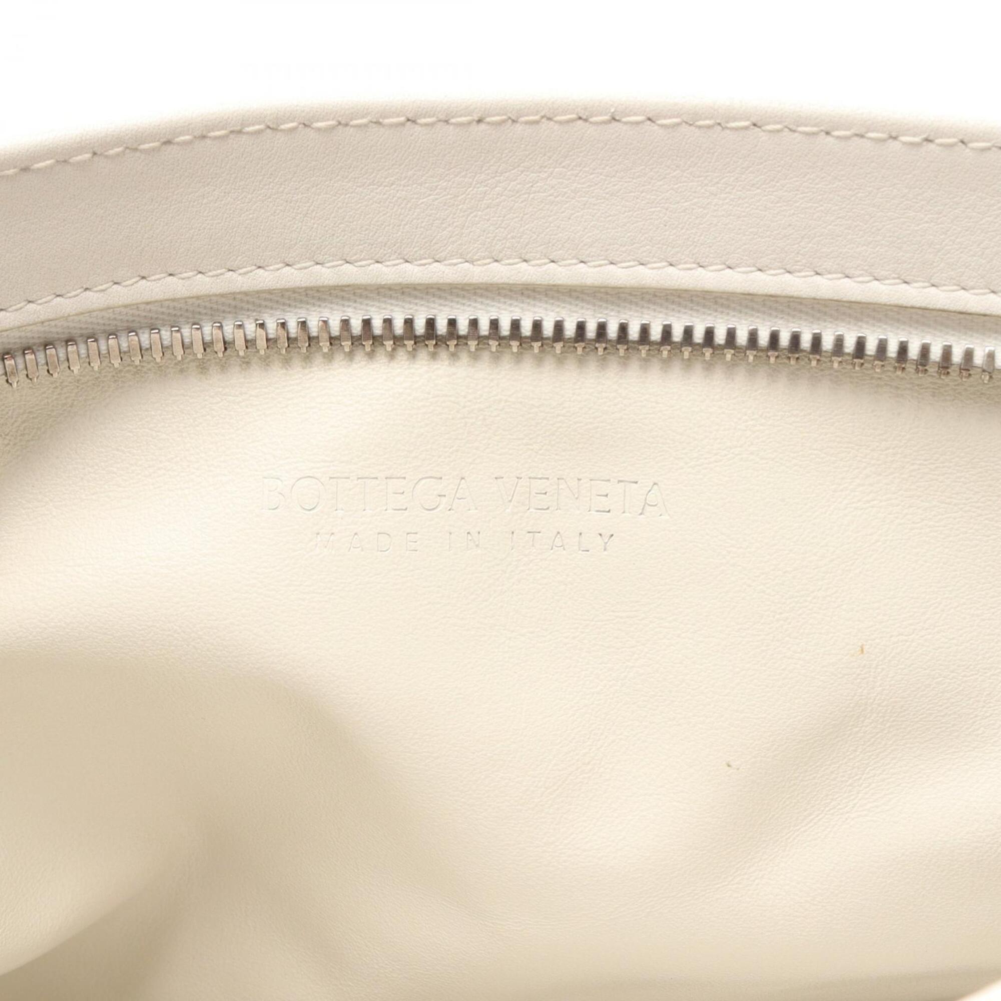 Bottega Veneta White Leather Handbag (Pre-Owned)