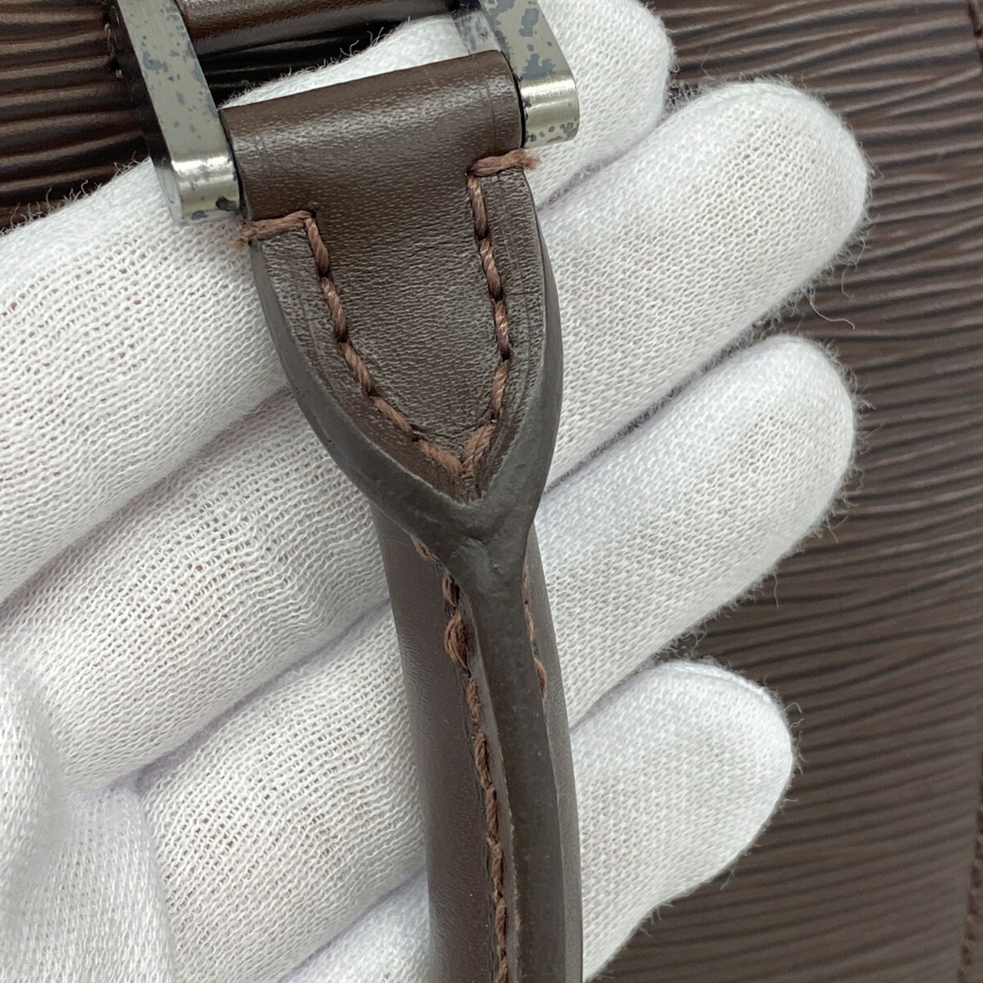 Louis Vuitton Mocha Handbag (Pre-Owned)