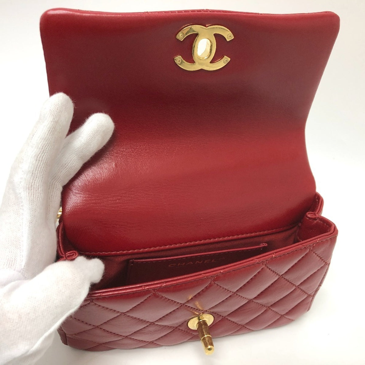Chanel Red Color Leather Shoulder Bag (Pre-Owned)