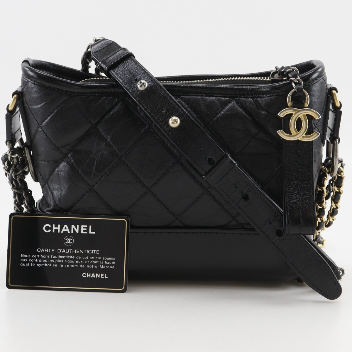 Chanel Black Leather Shoulder Bag (Pre-Owned)
