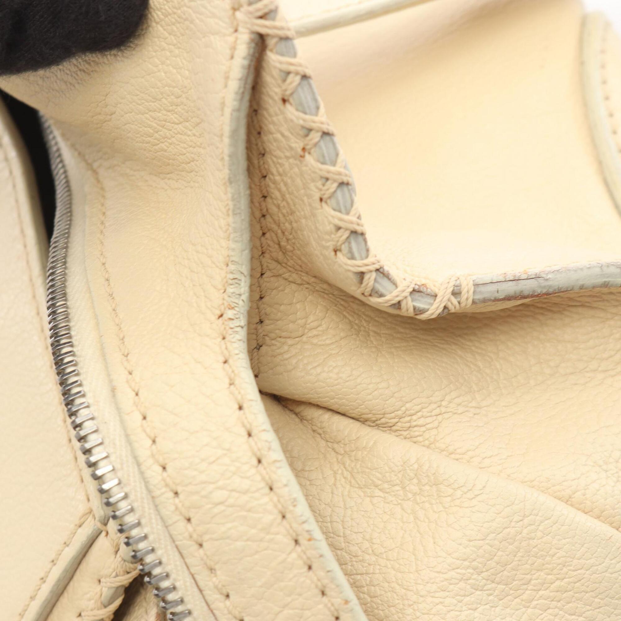 Celine Ivory Leather Handbag (Pre-Owned)