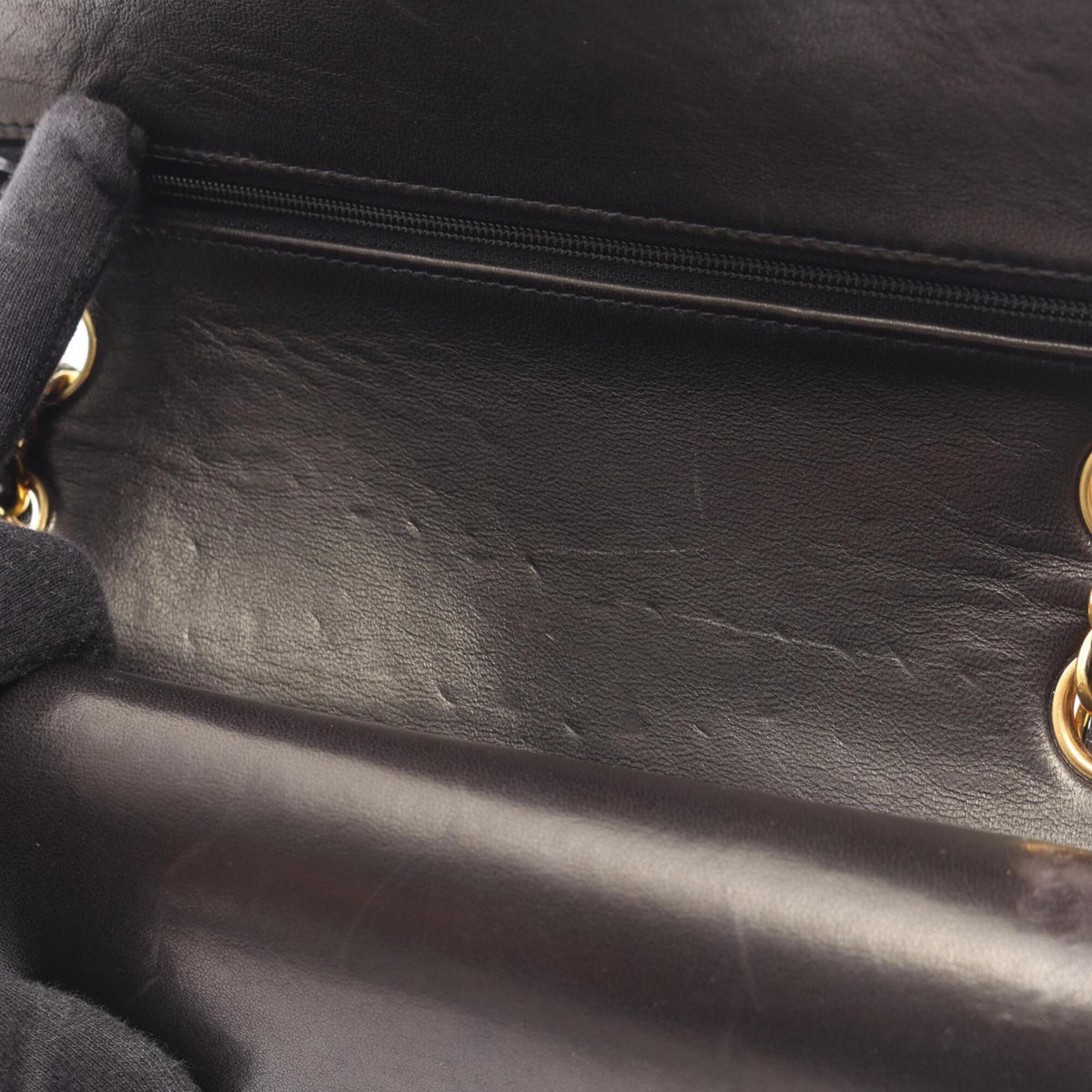 Chanel Black Leather Handbag Shoulder Bag (Pre-Owned)