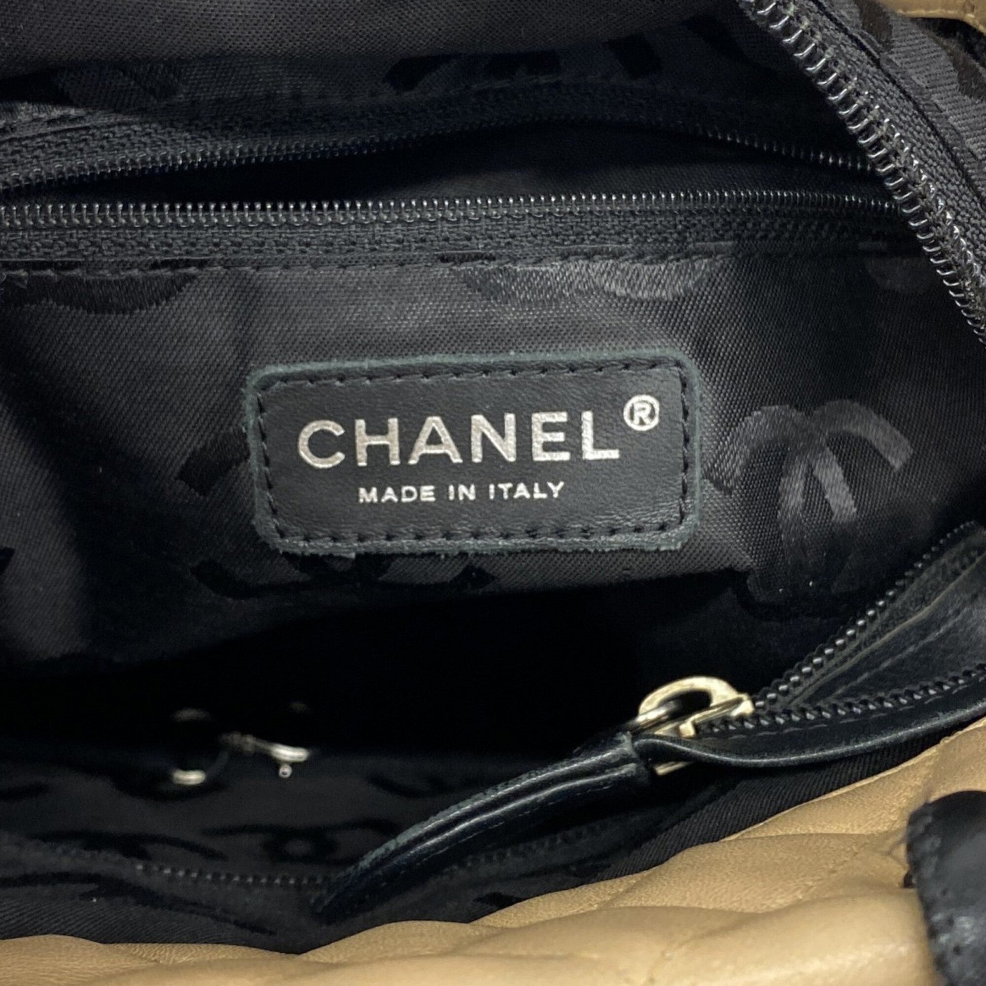 Chanel Beige Black Leather Tote Bag (Pre-Owned)