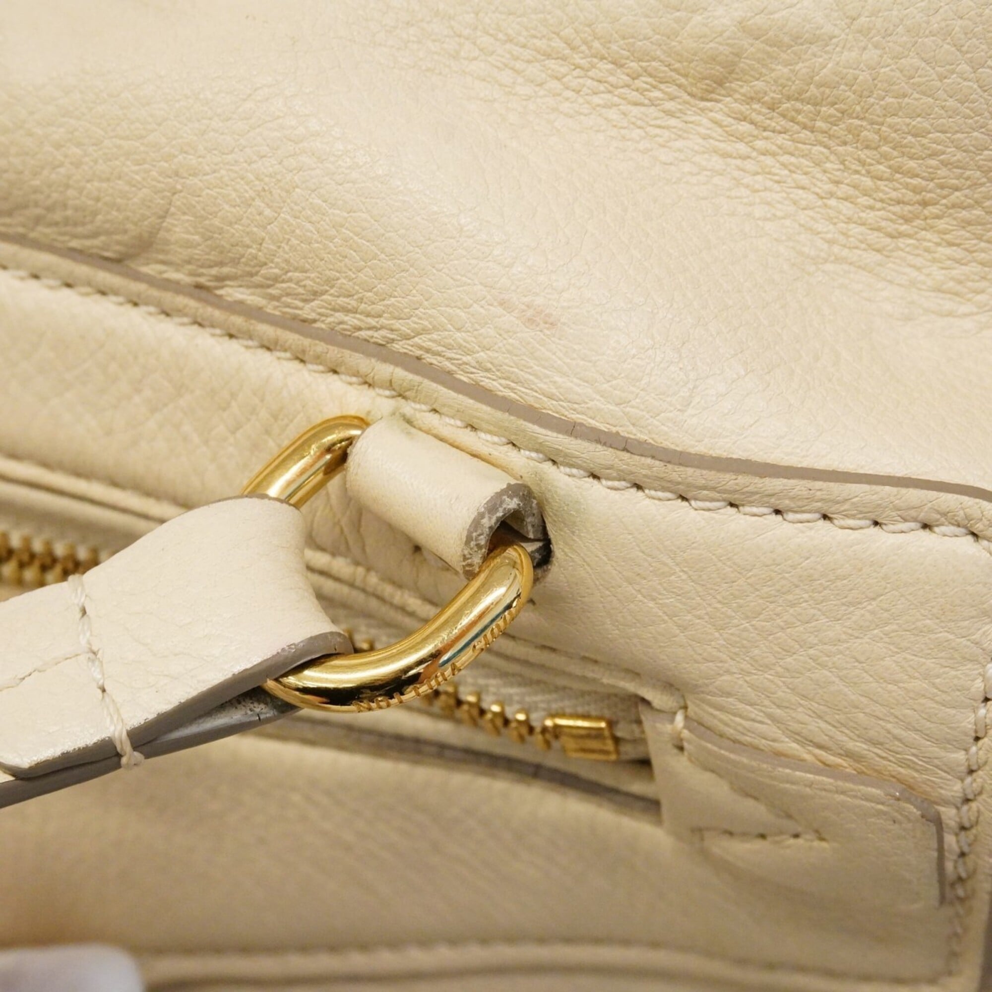 Louis Vuitton Neige Handbag (Pre-Owned)