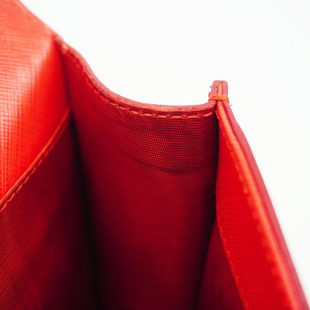 Salvatore Ferragamo Red Color Leather Shoulder Bag (Pre-Owned)