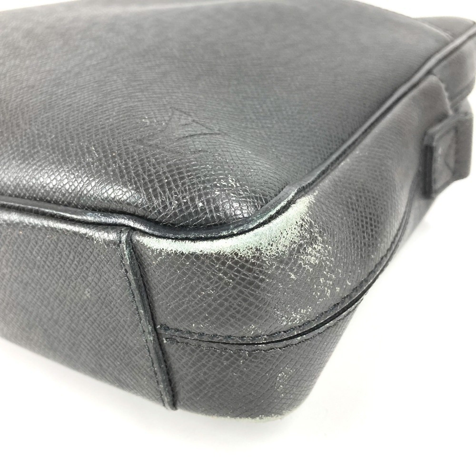 Louis Vuitton Black Taiga Leather Briefcase Handbag Tote Bag (Pre-Owned)