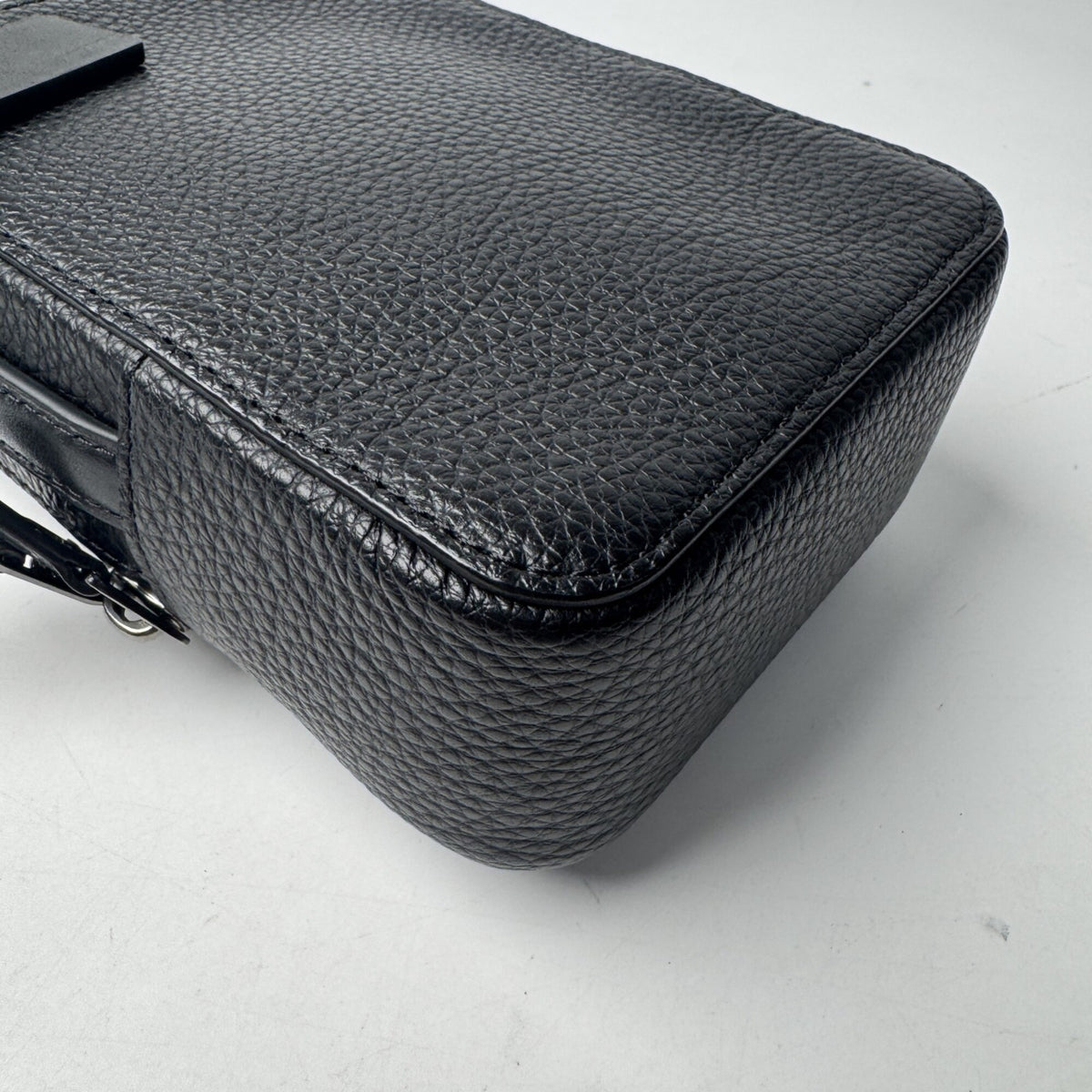 Coach Black Leather Shoulder Bag (Pre-Owned)