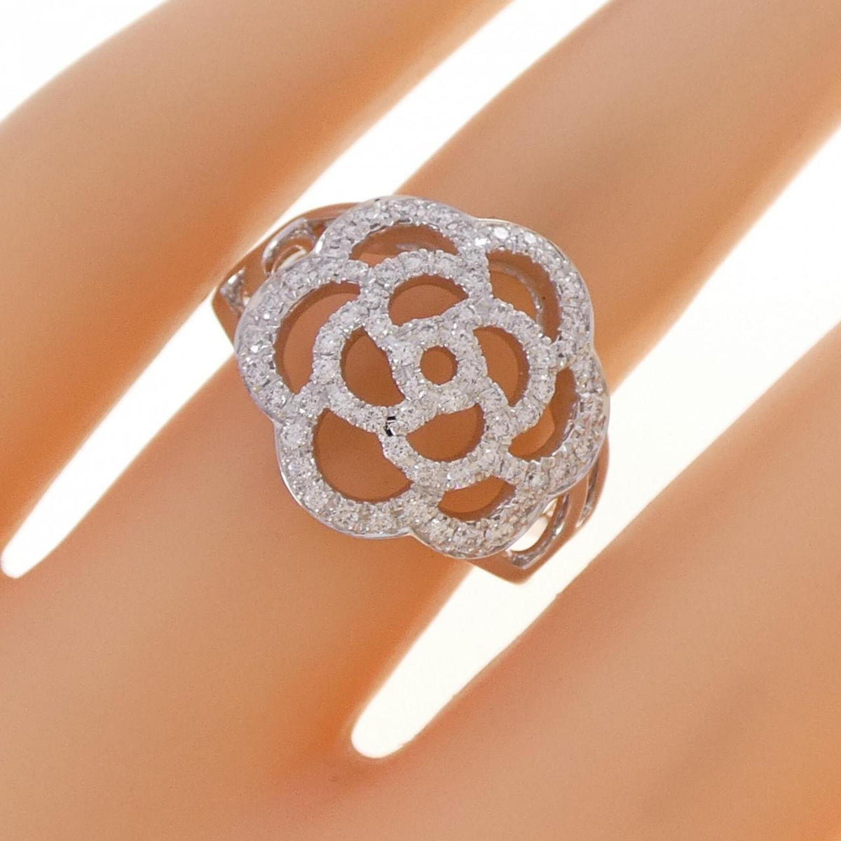Chanel White Gold (18K) Band Ring (Pre-Owned)