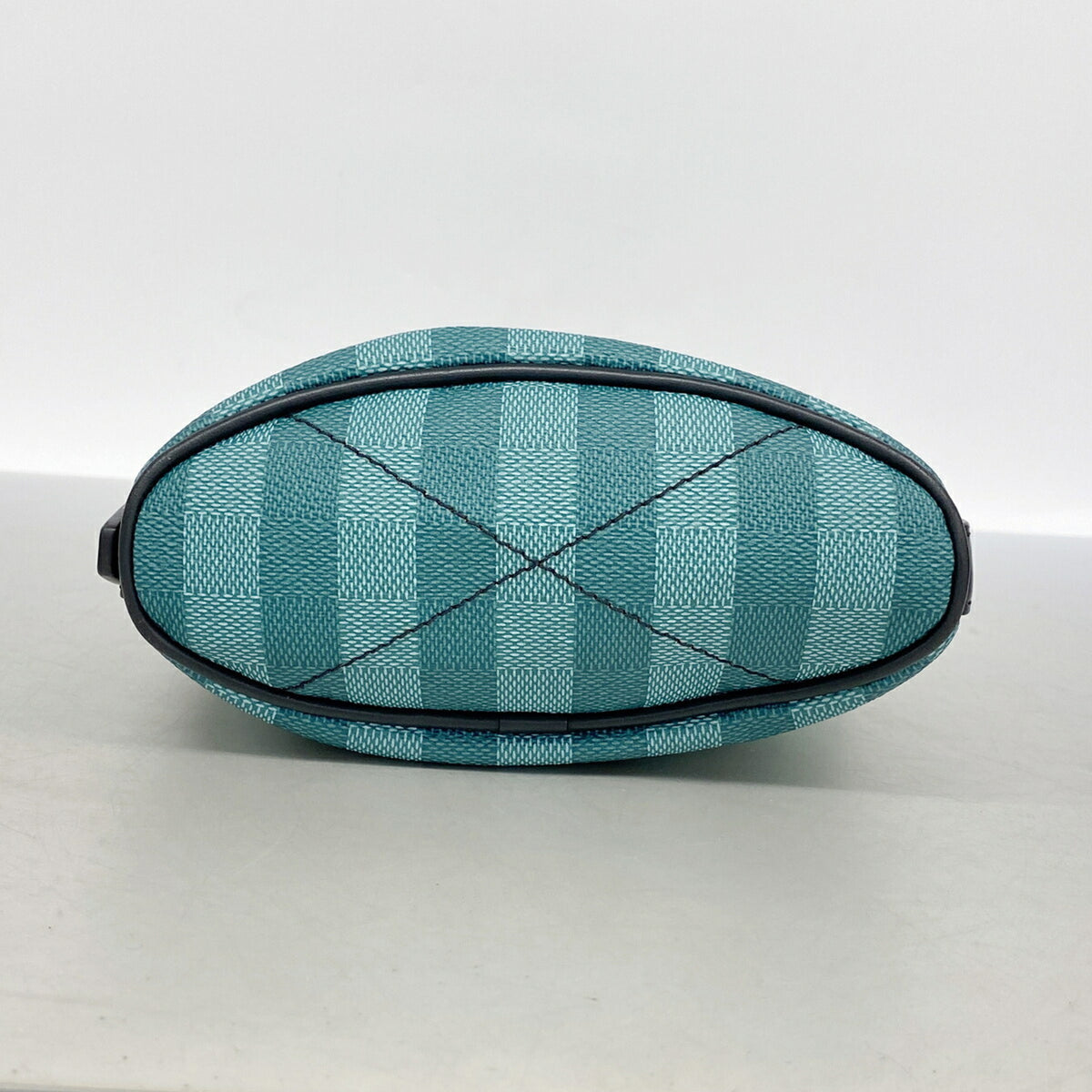 Louis Vuitton Vert Shoulder Bag (Pre-Owned)