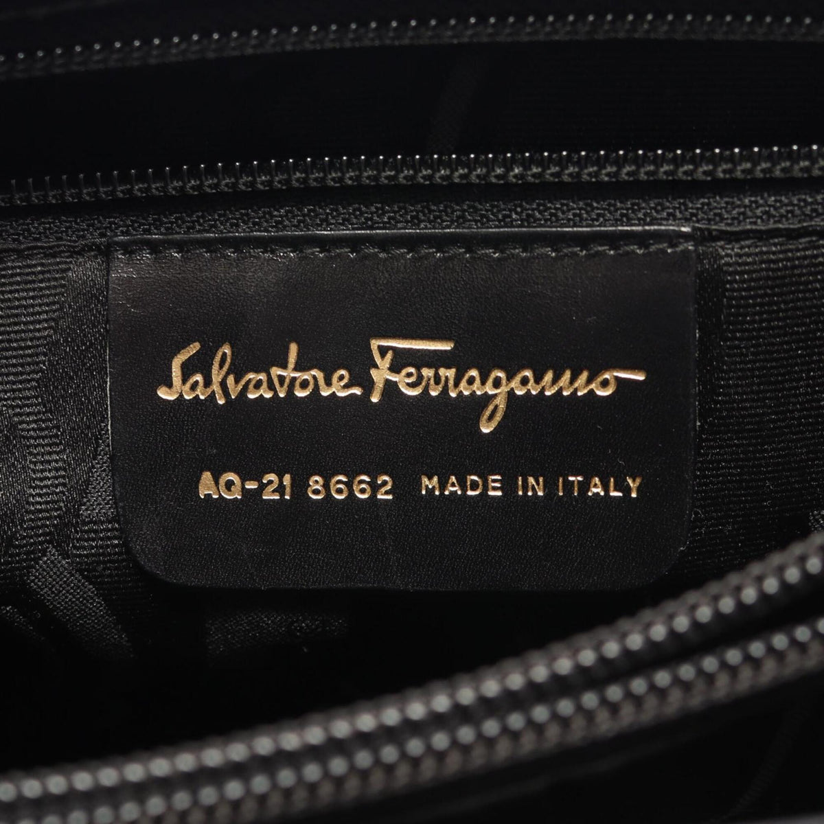Salvatore Ferragamo Black Leather Handbag Shoulder Bag (Pre-Owned)
