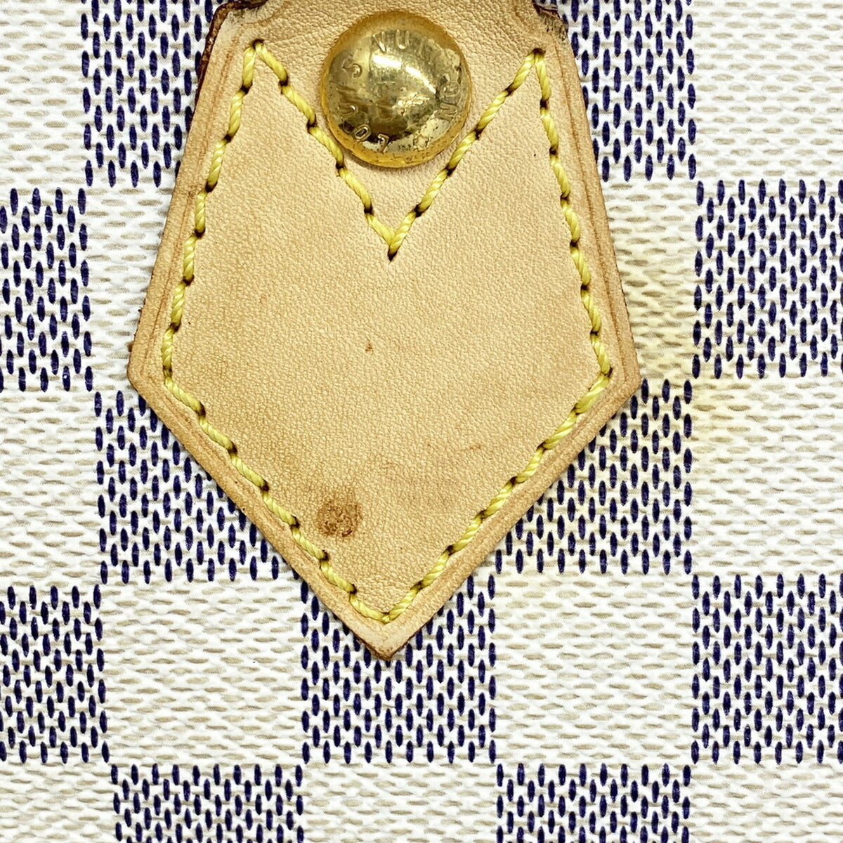 Louis Vuitton White Handbag (Pre-Owned)