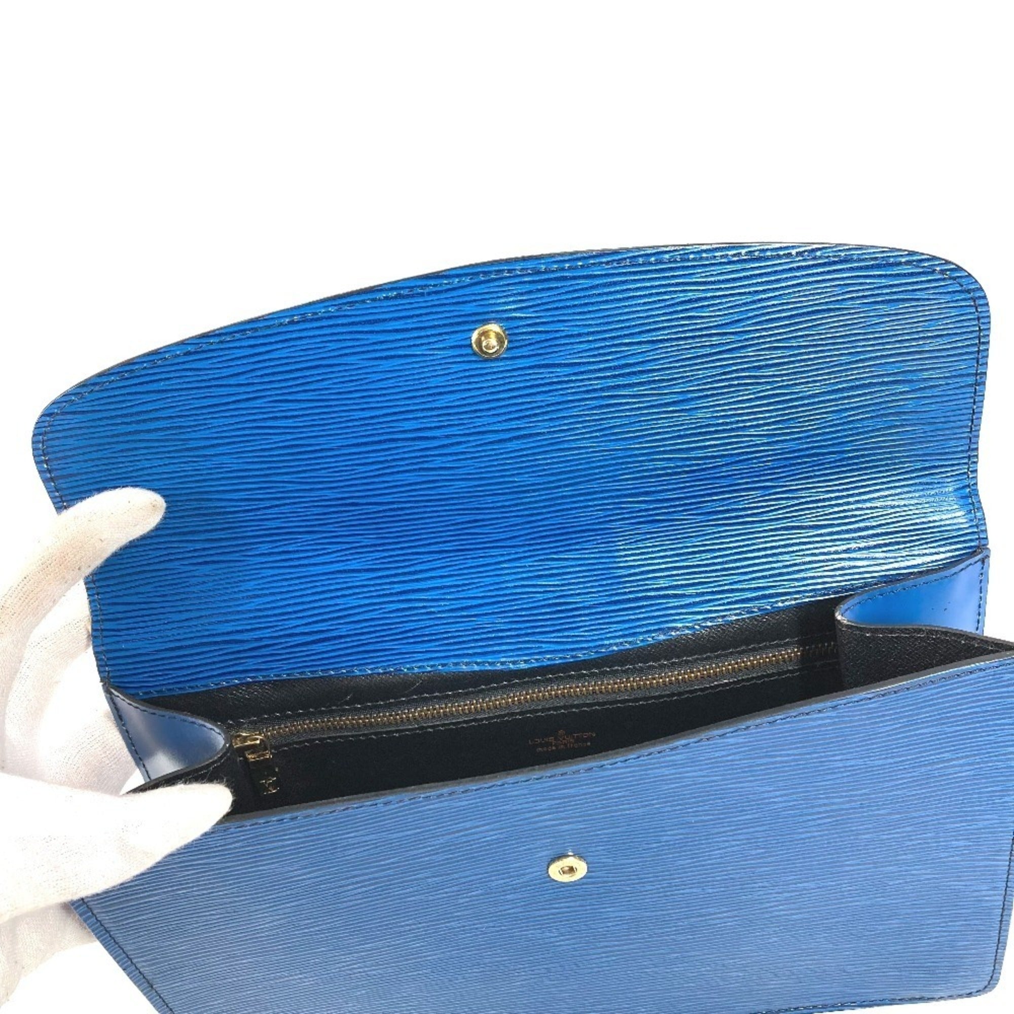 Louis Vuitton Blue Toledo Blue Epi Leather Clutch Bag (Pre-Owned)